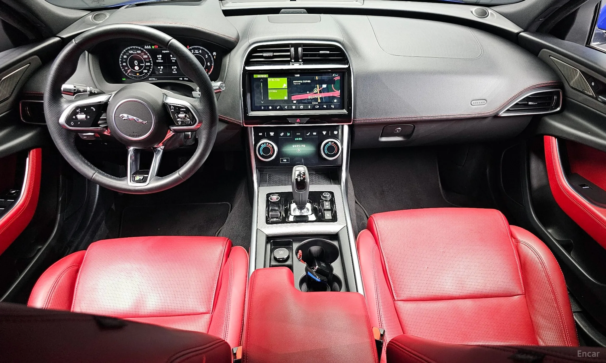 Jaguar XE превью 7