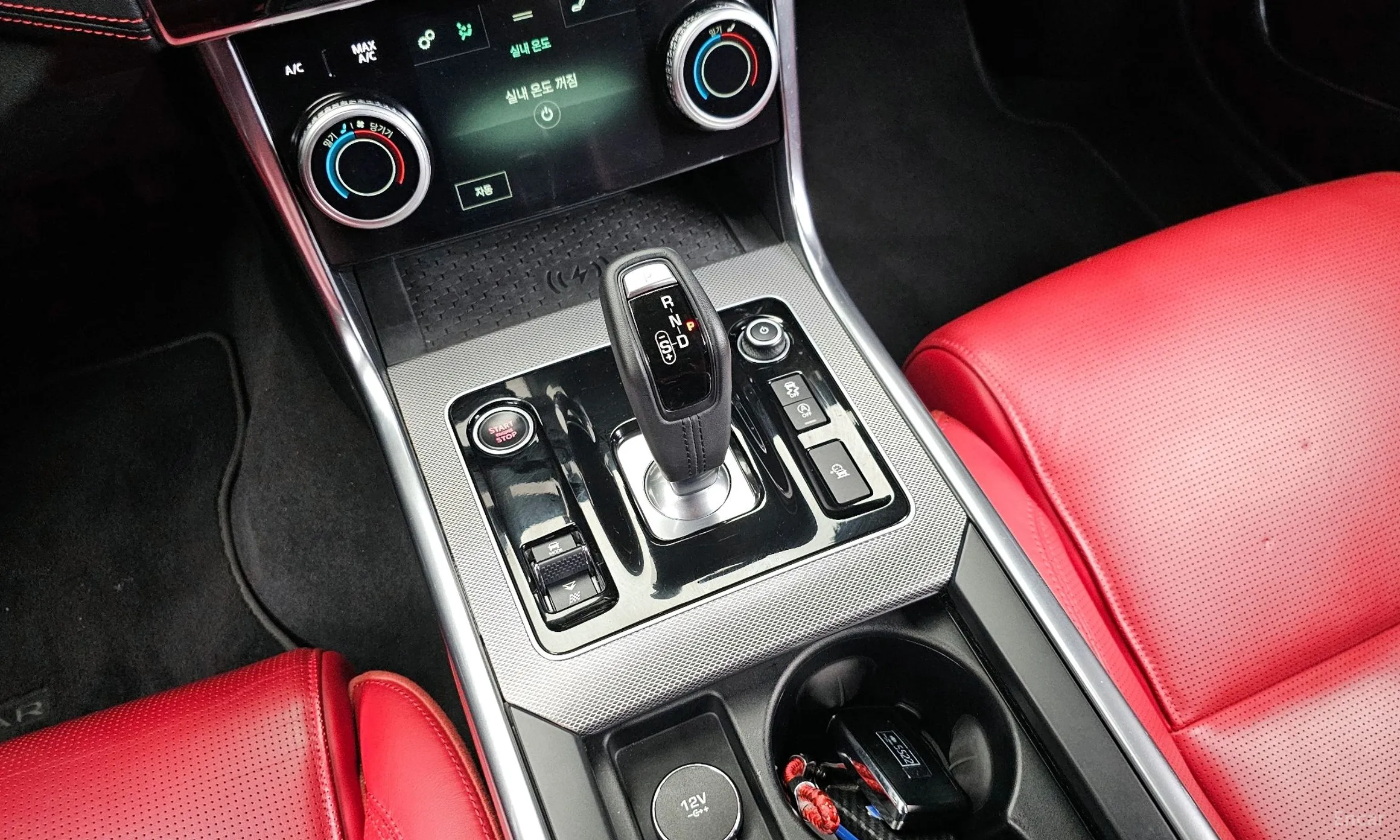 Jaguar XE превью 9