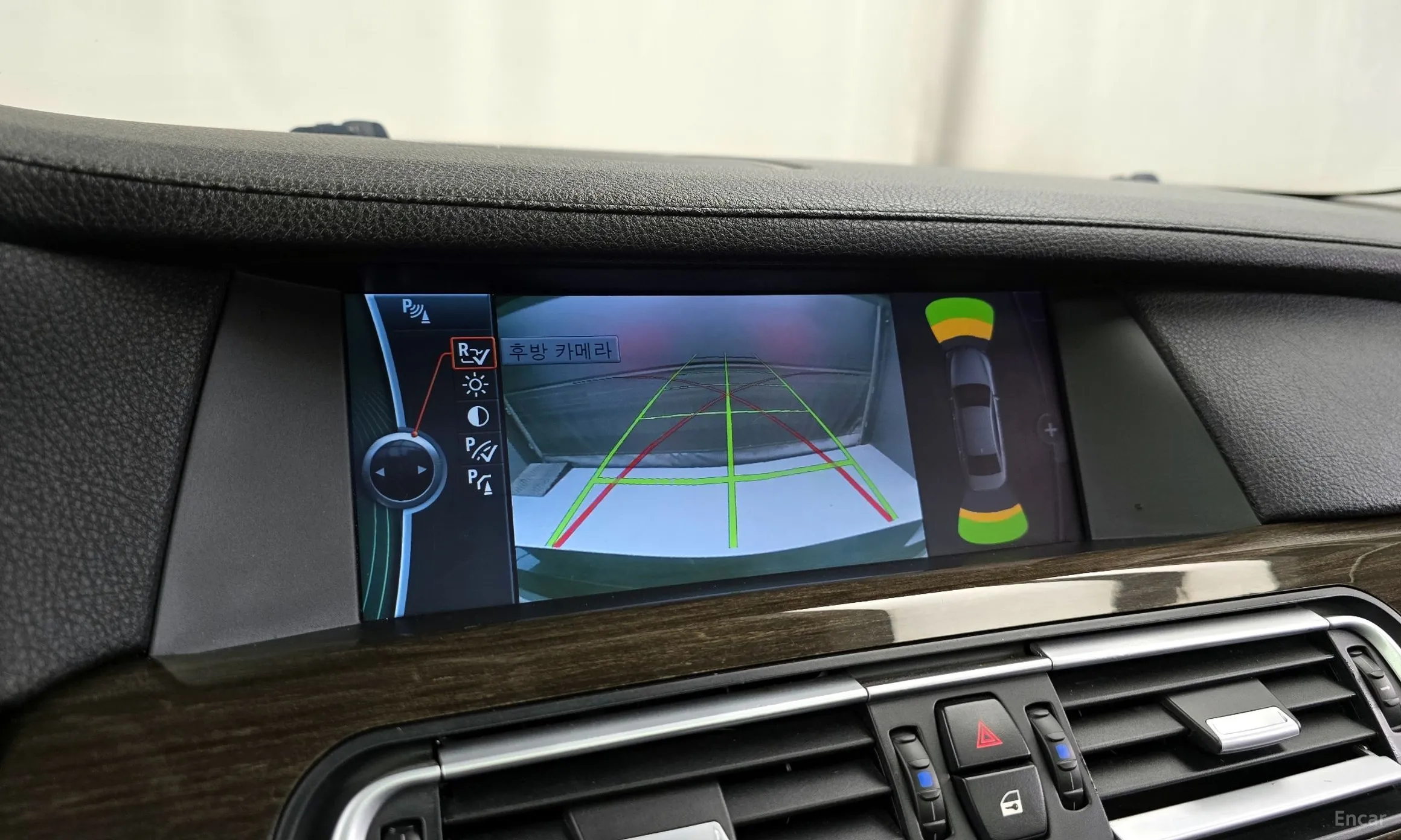 BMW 7 Series (F01) превью 15