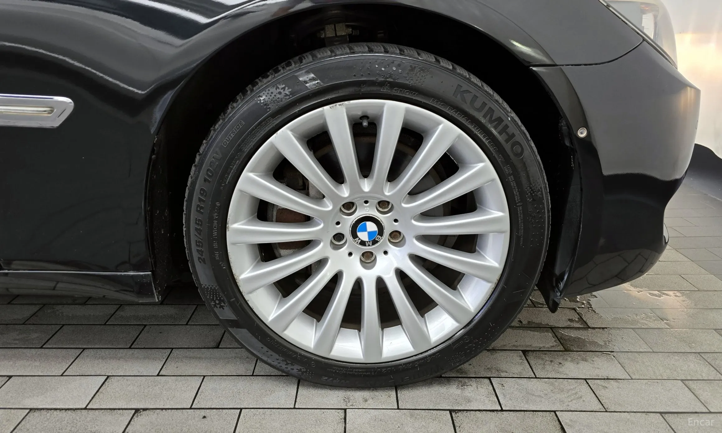BMW 7 Series (F01) превью 5