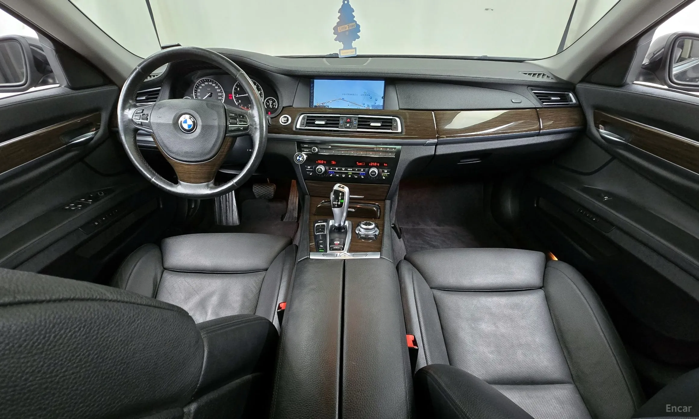 BMW 7 Series (F01) превью 7