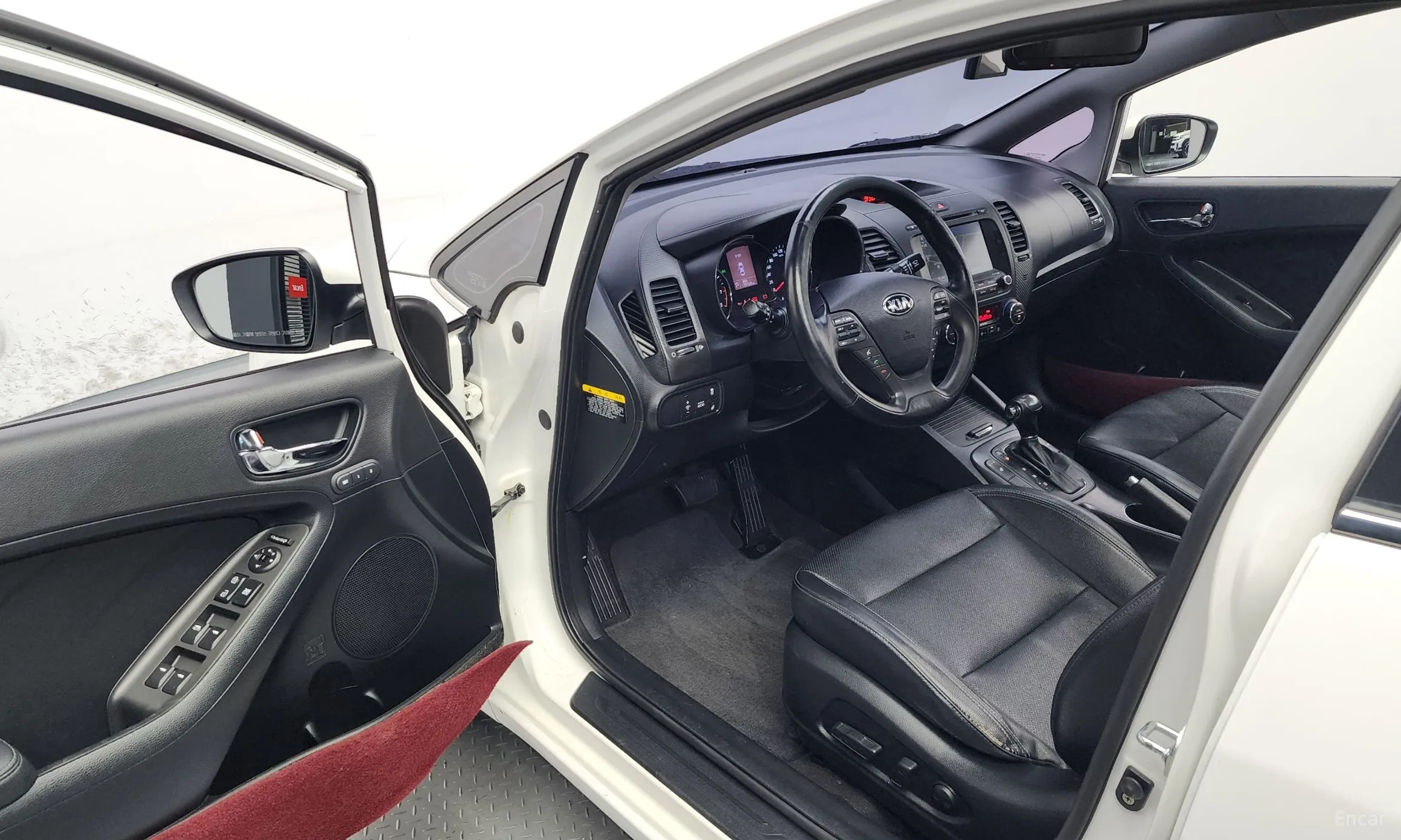 Kia K3 превью 10