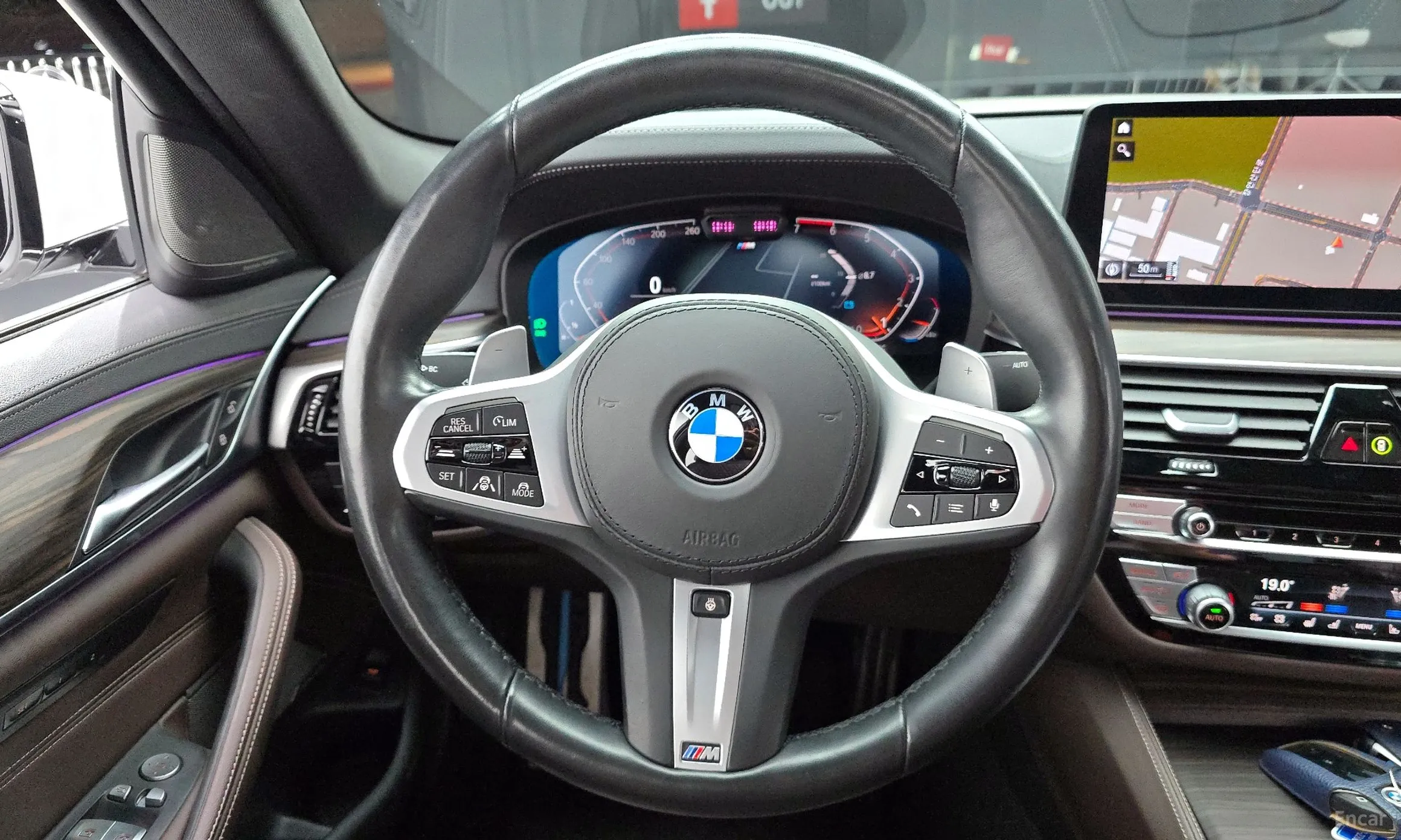 BMW 5 Series (G30) превью 13