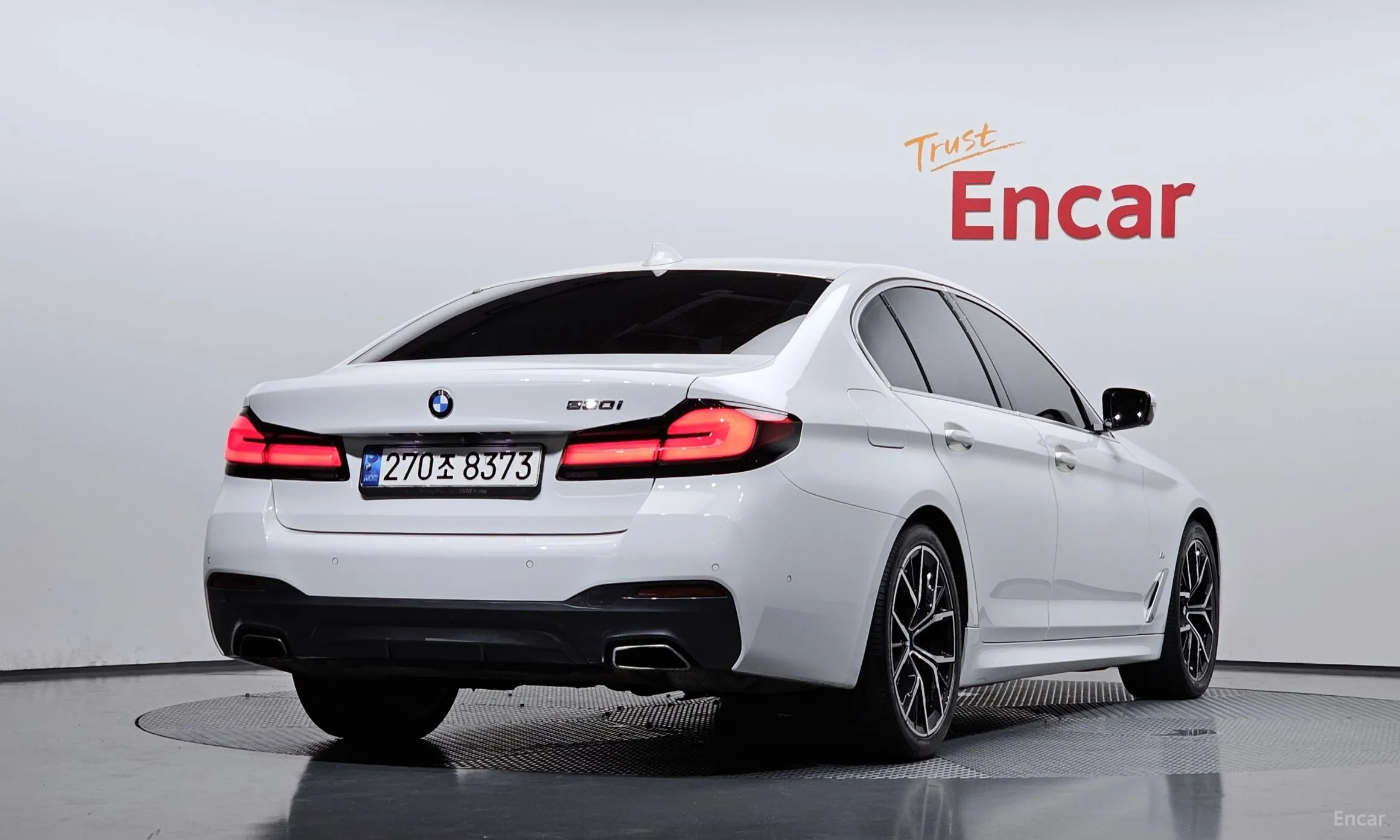 BMW 5 Series (G30) превью 2