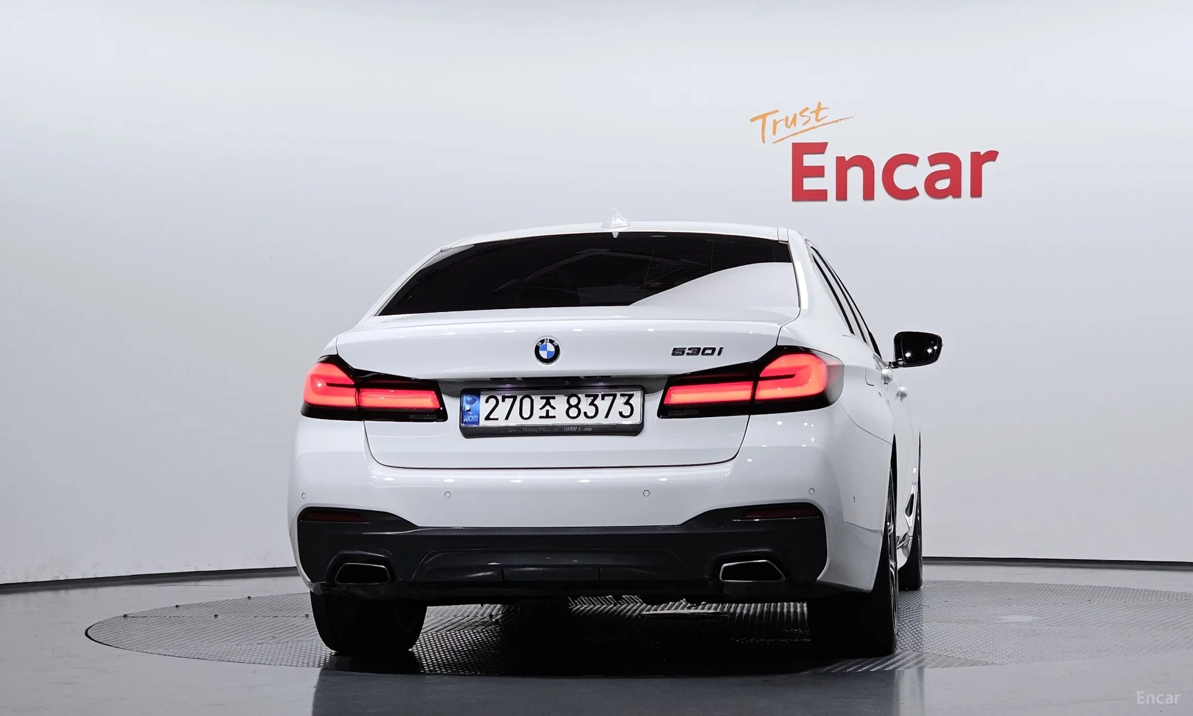BMW 5 Series (G30) превью 4
