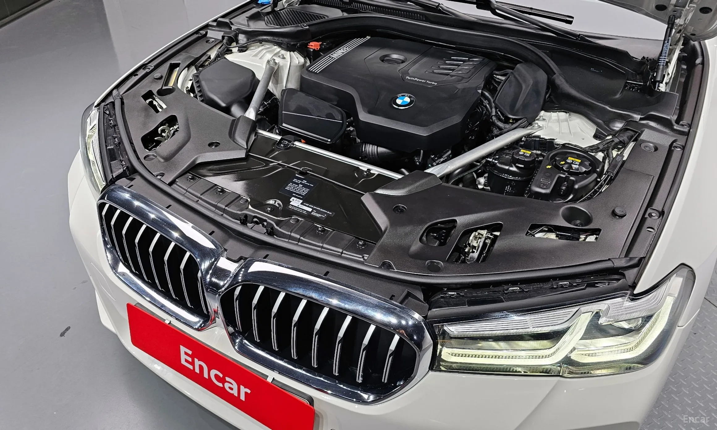 BMW 5 Series (G30) превью 6