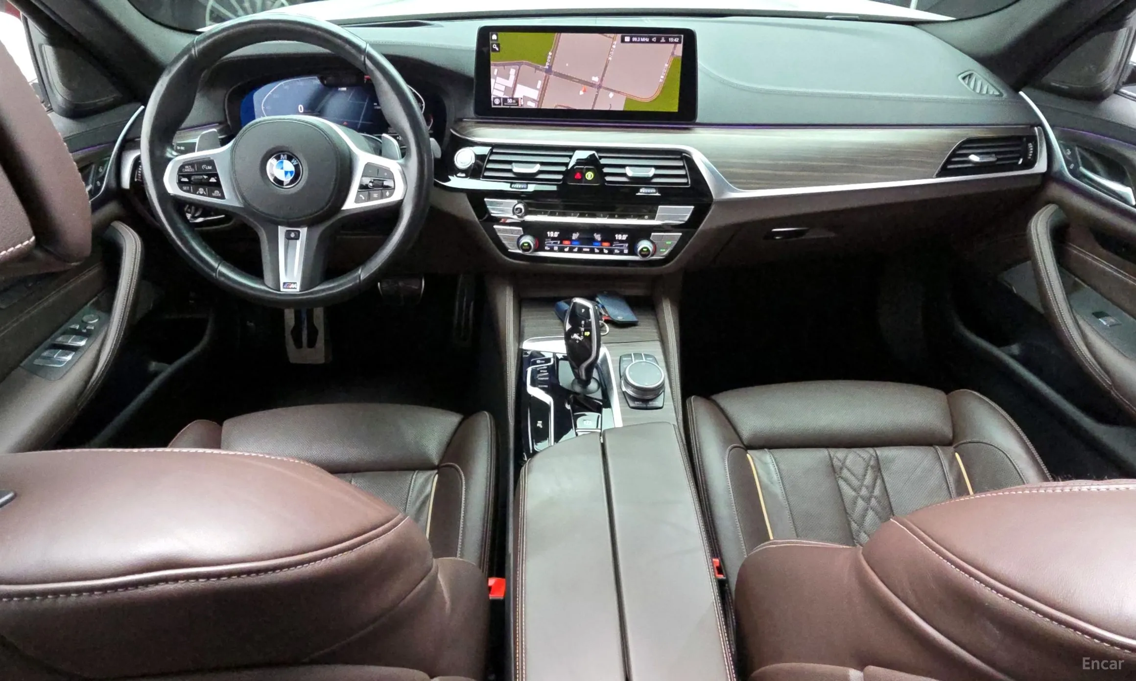 BMW 5 Series (G30) превью 7