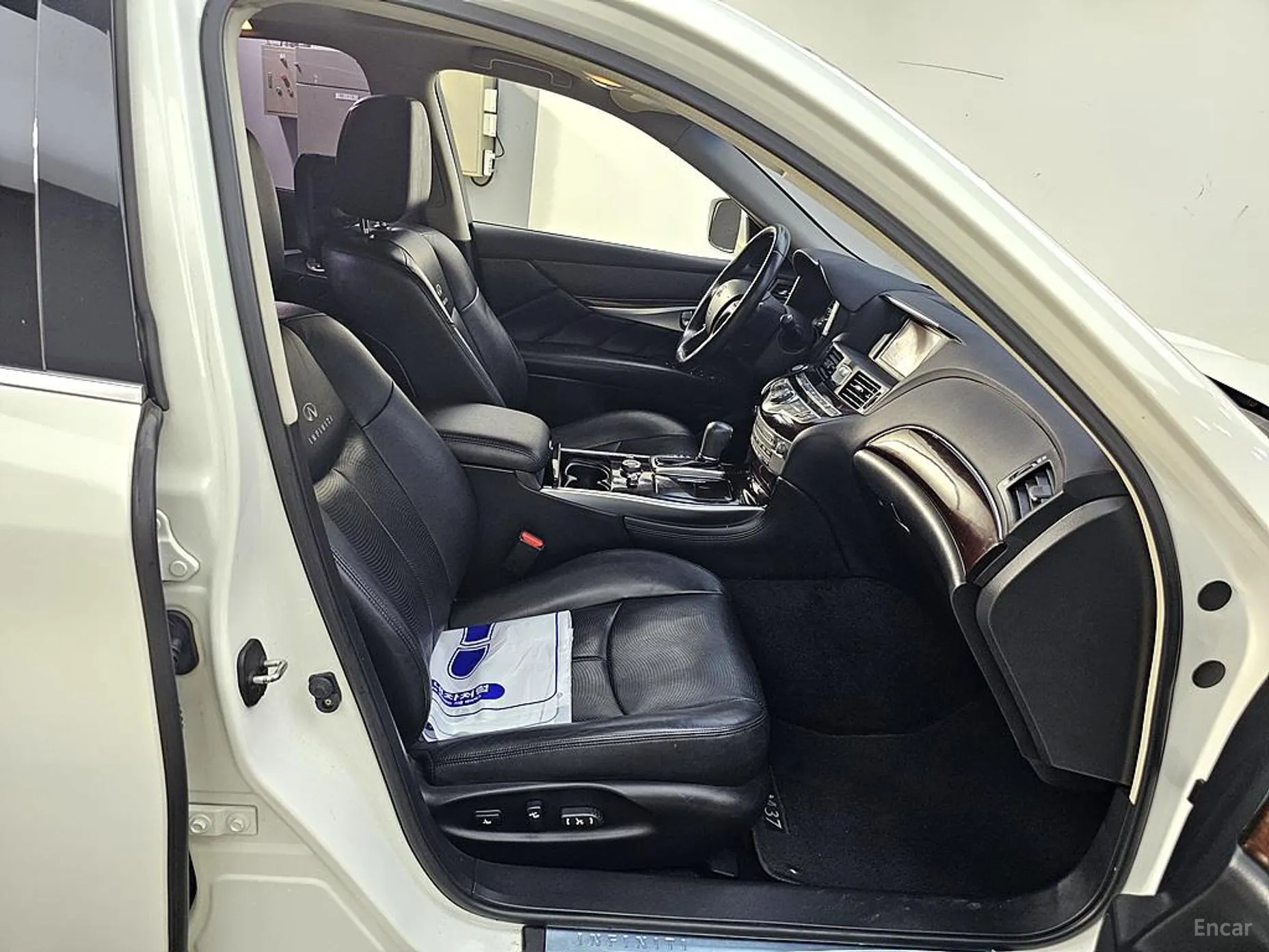 Infiniti M37 превью 11