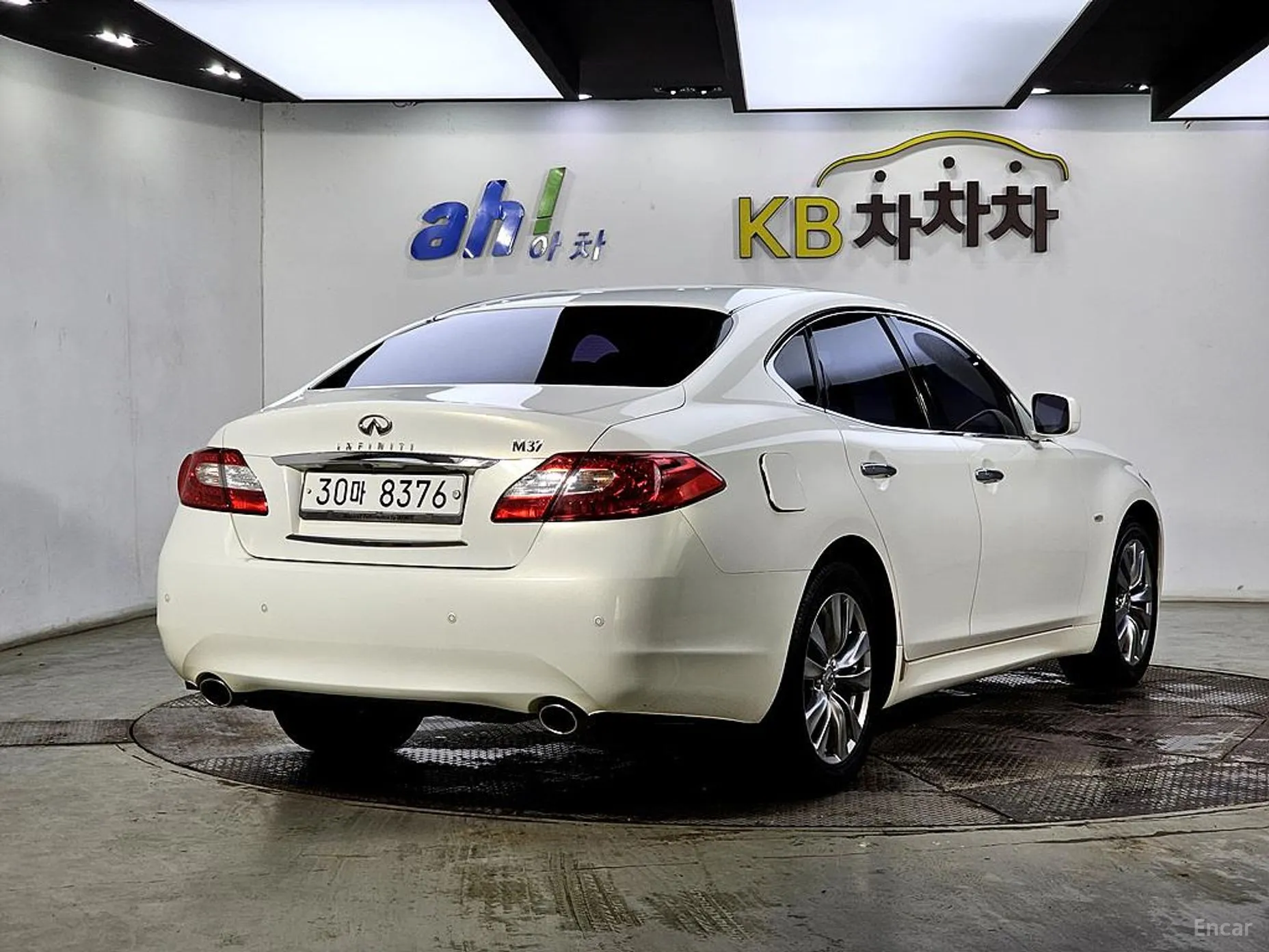 Infiniti M37 превью 3