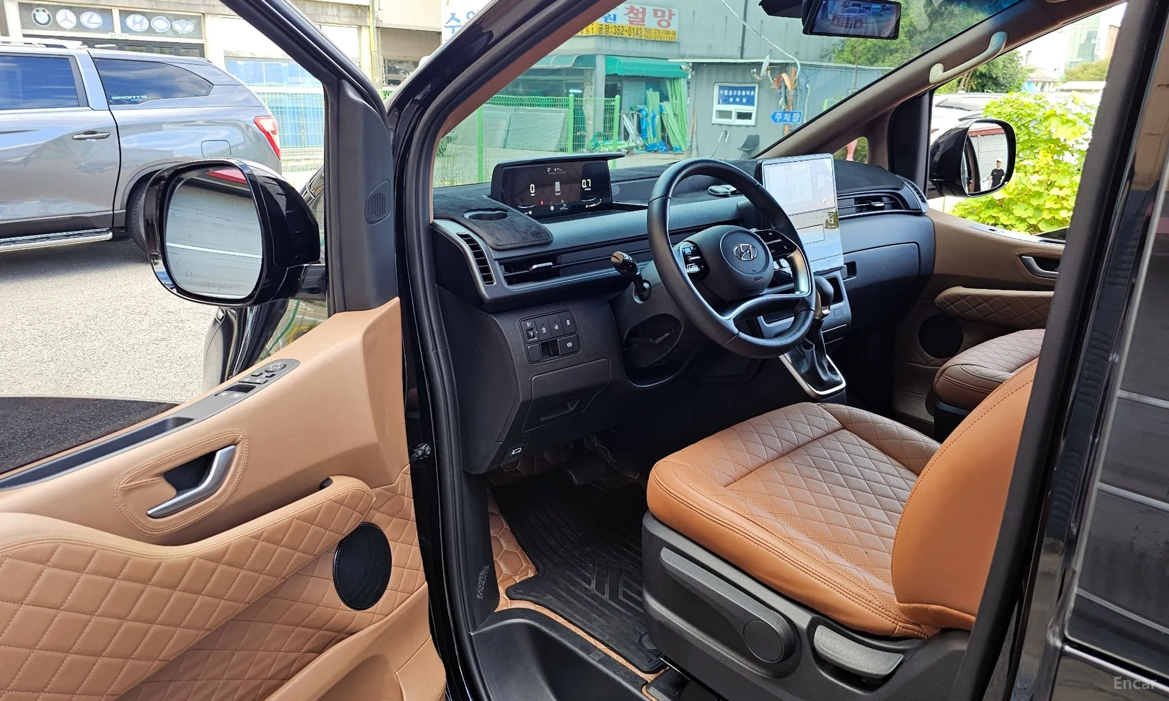 Hyundai Staria превью 10
