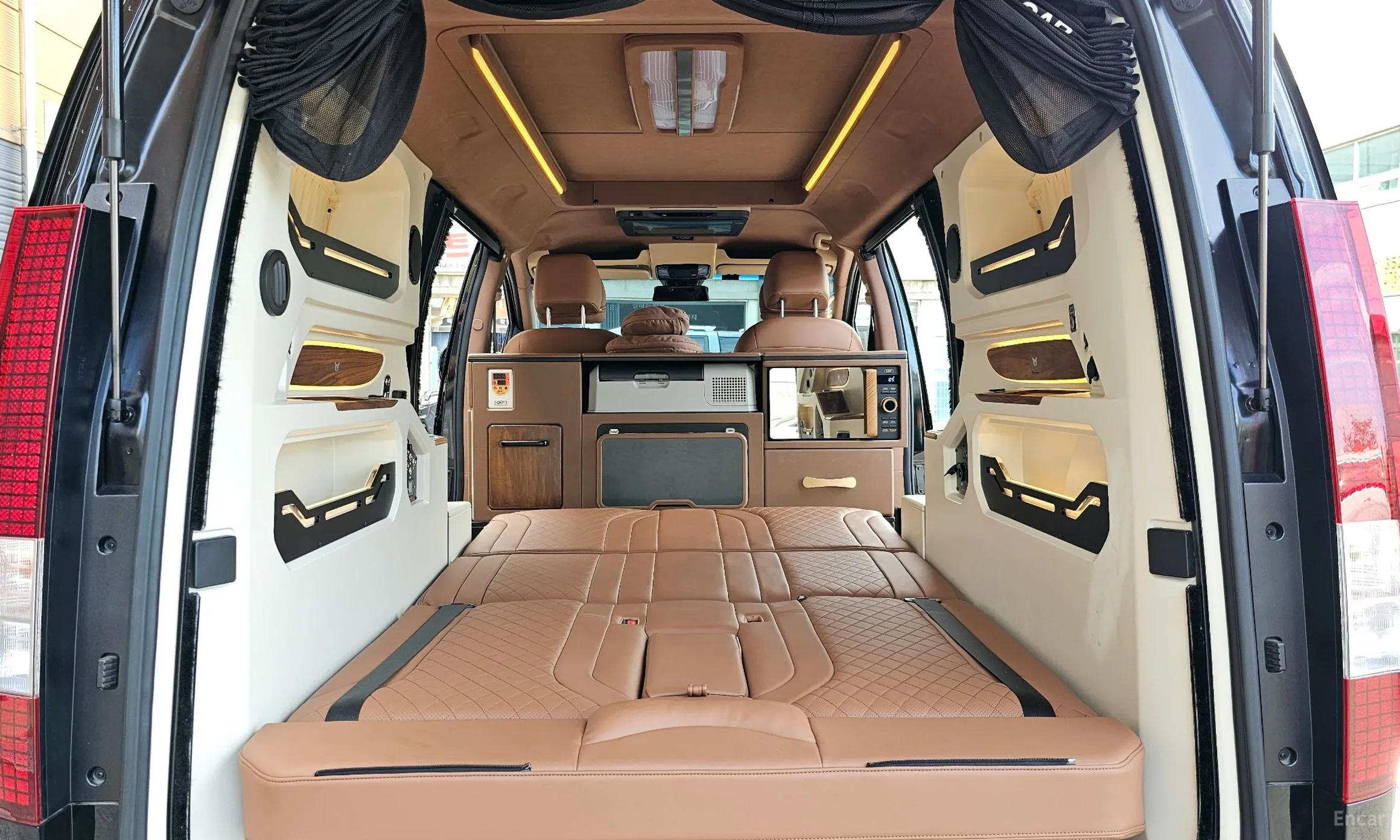 Hyundai Staria превью 20