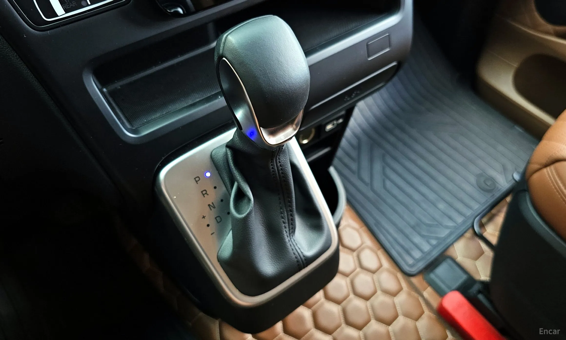 Hyundai Staria превью 9