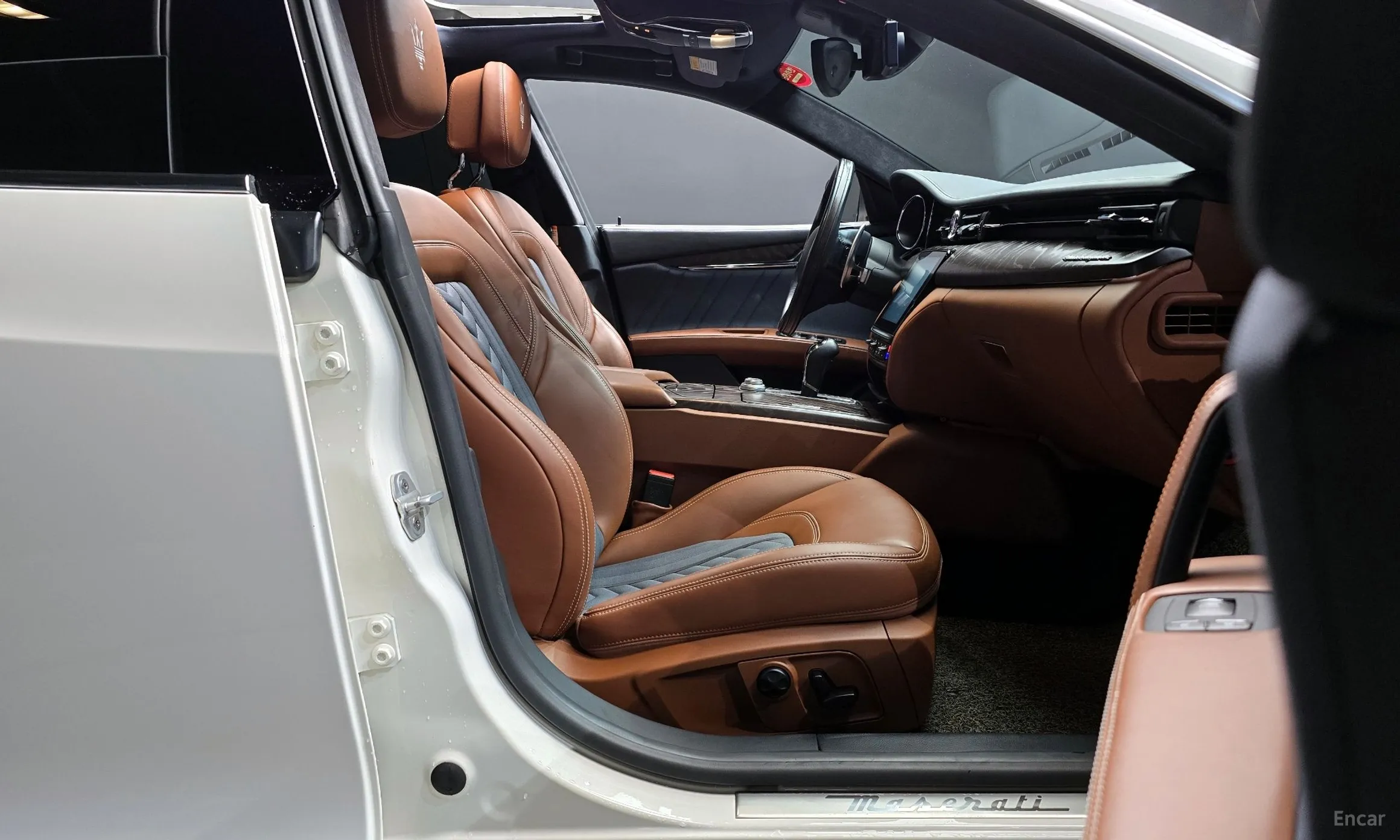Maserati Quattroporte превью 10