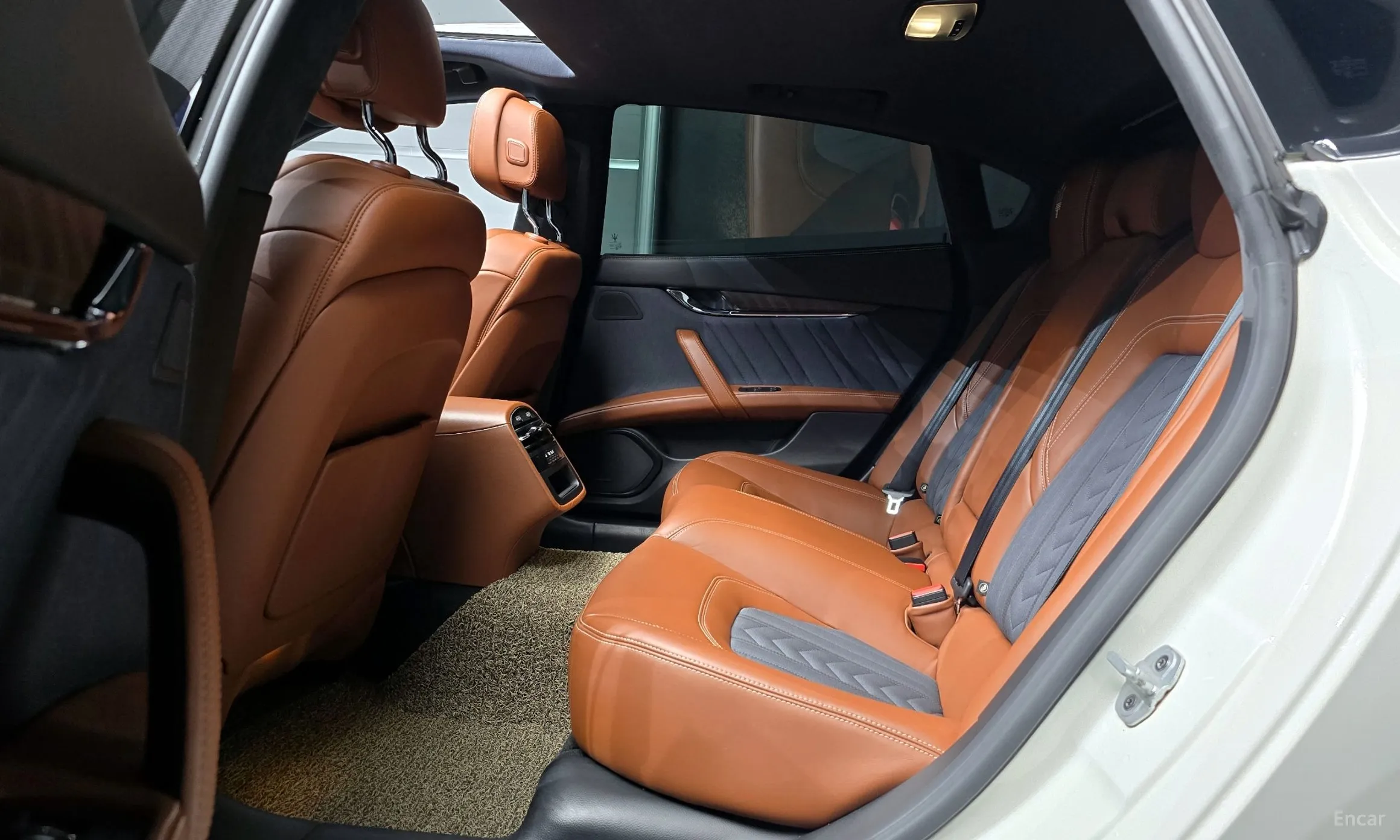 Maserati Quattroporte превью 13