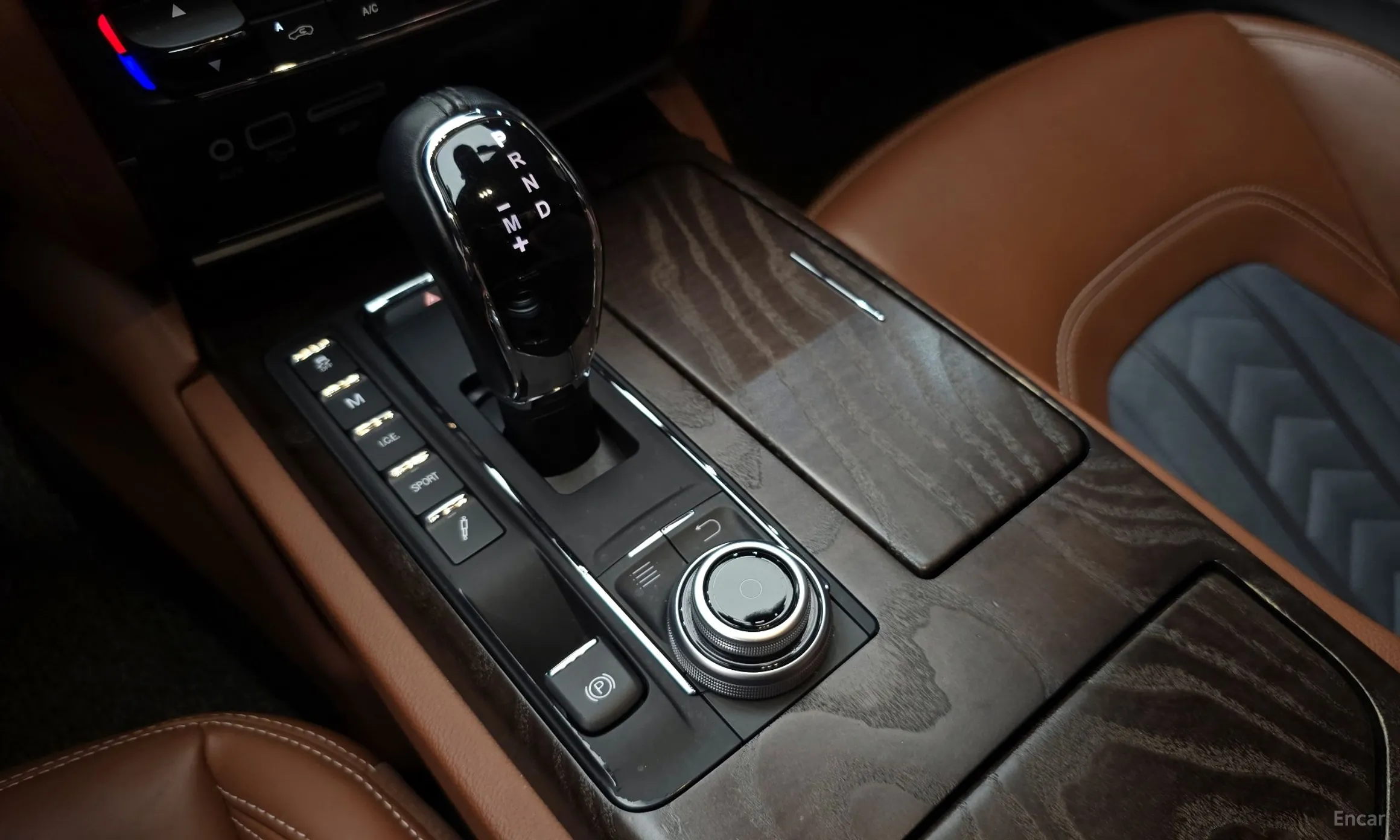 Maserati Quattroporte превью 9