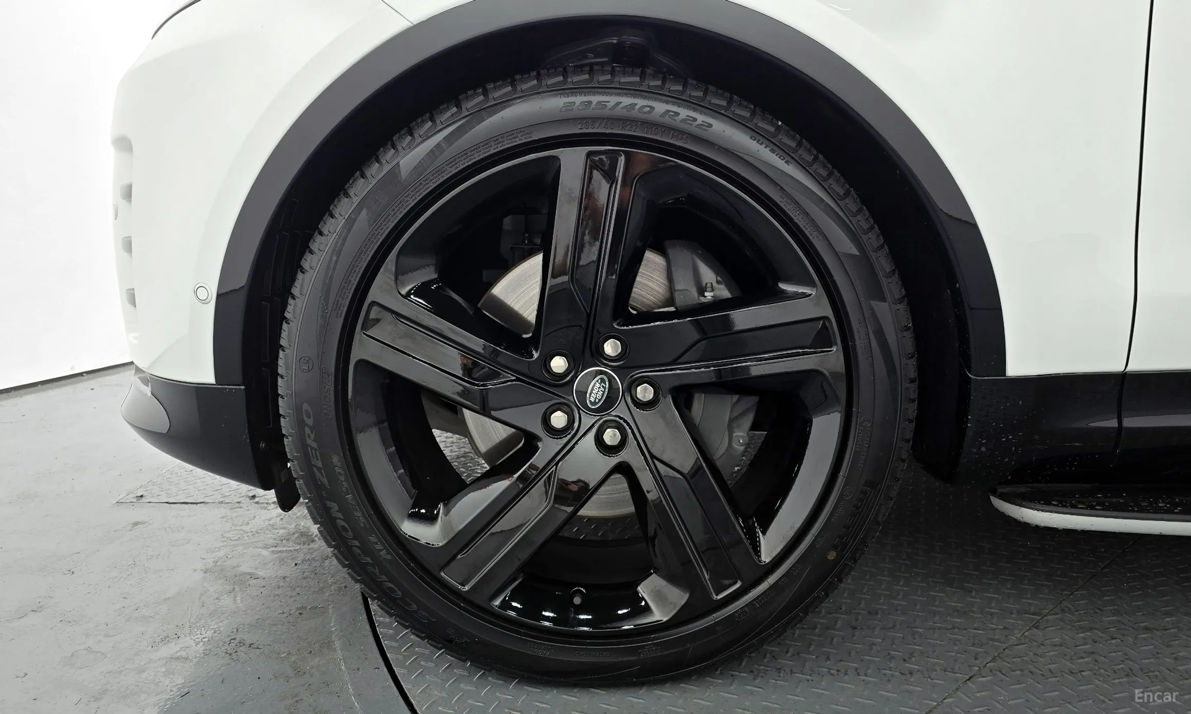 Land Rover Discovery 5 превью 9