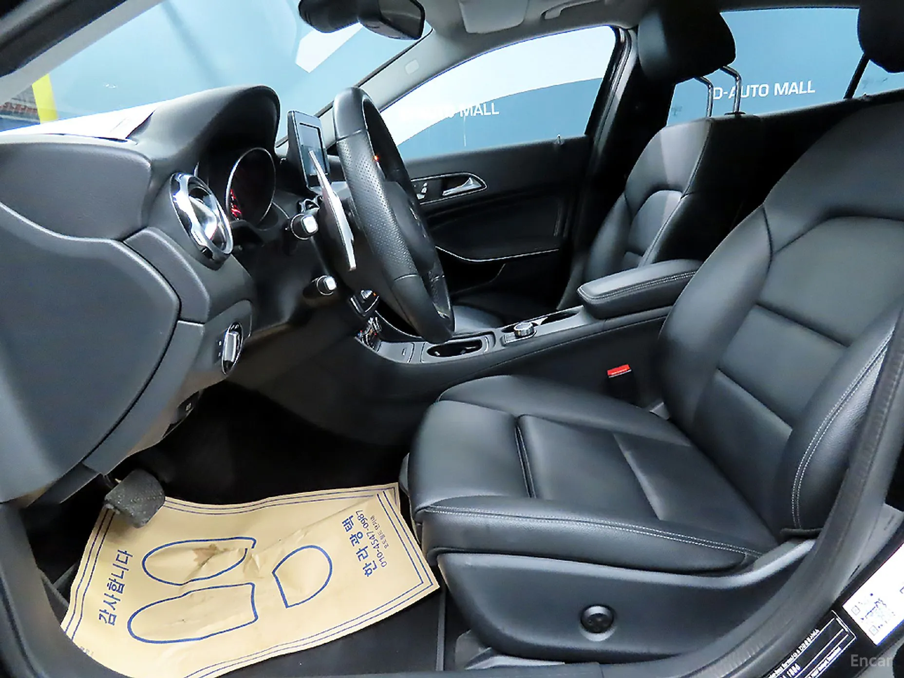 Mercedes Benz GLA-Class X156 превью 10