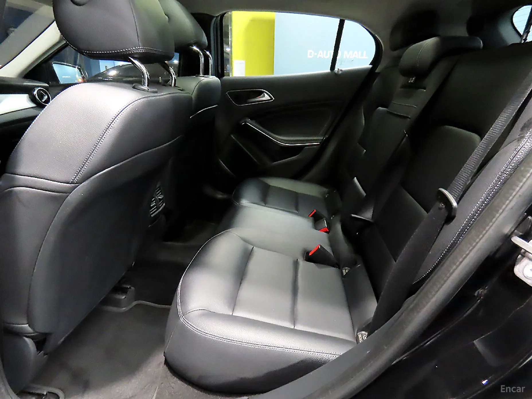 Mercedes Benz GLA-Class X156 превью 11