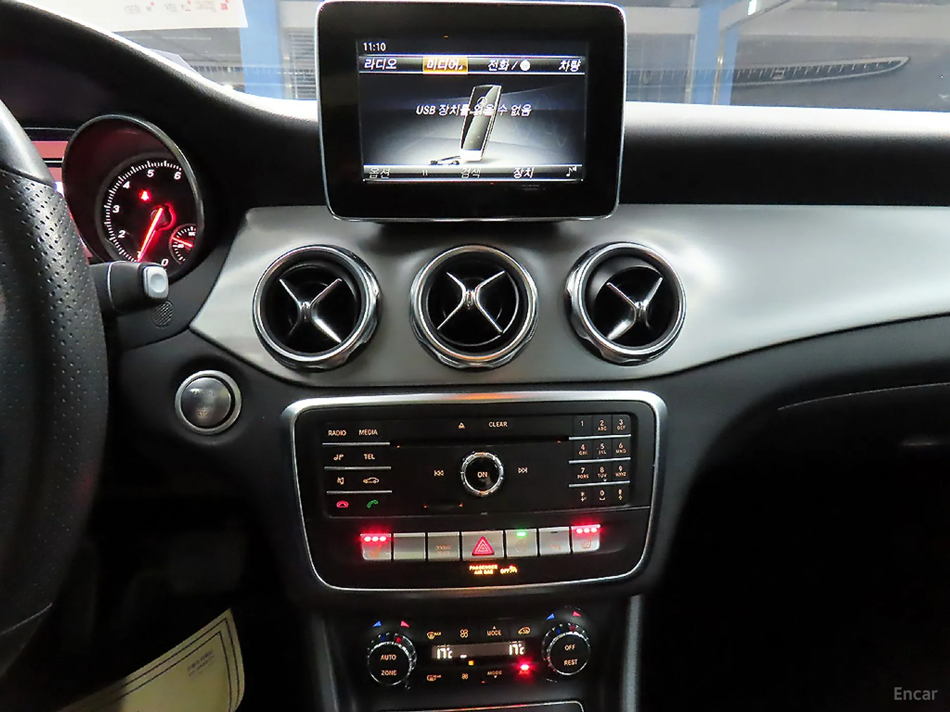 Mercedes Benz GLA-Class X156 превью 14