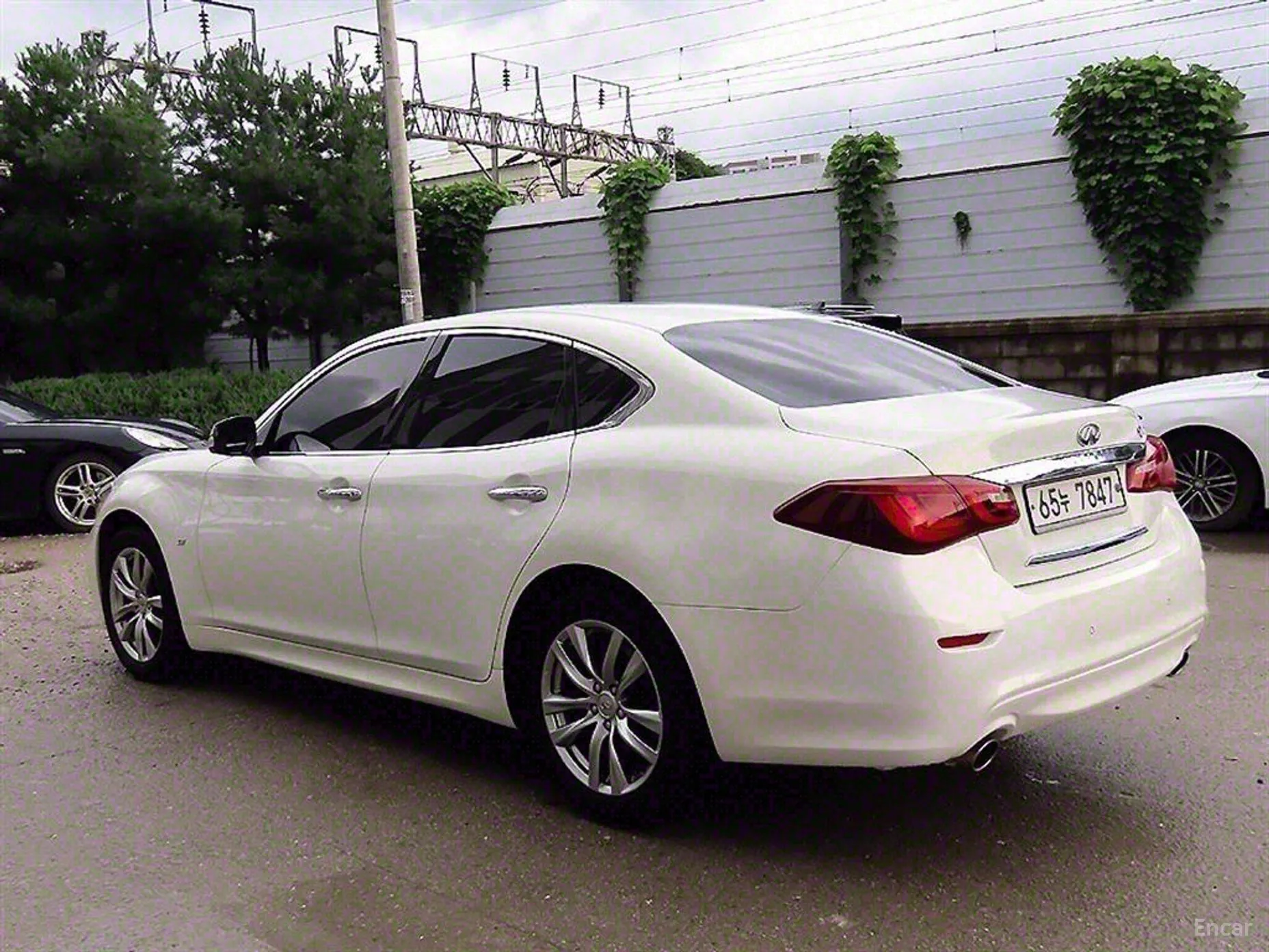 Infiniti Q70 превью 3