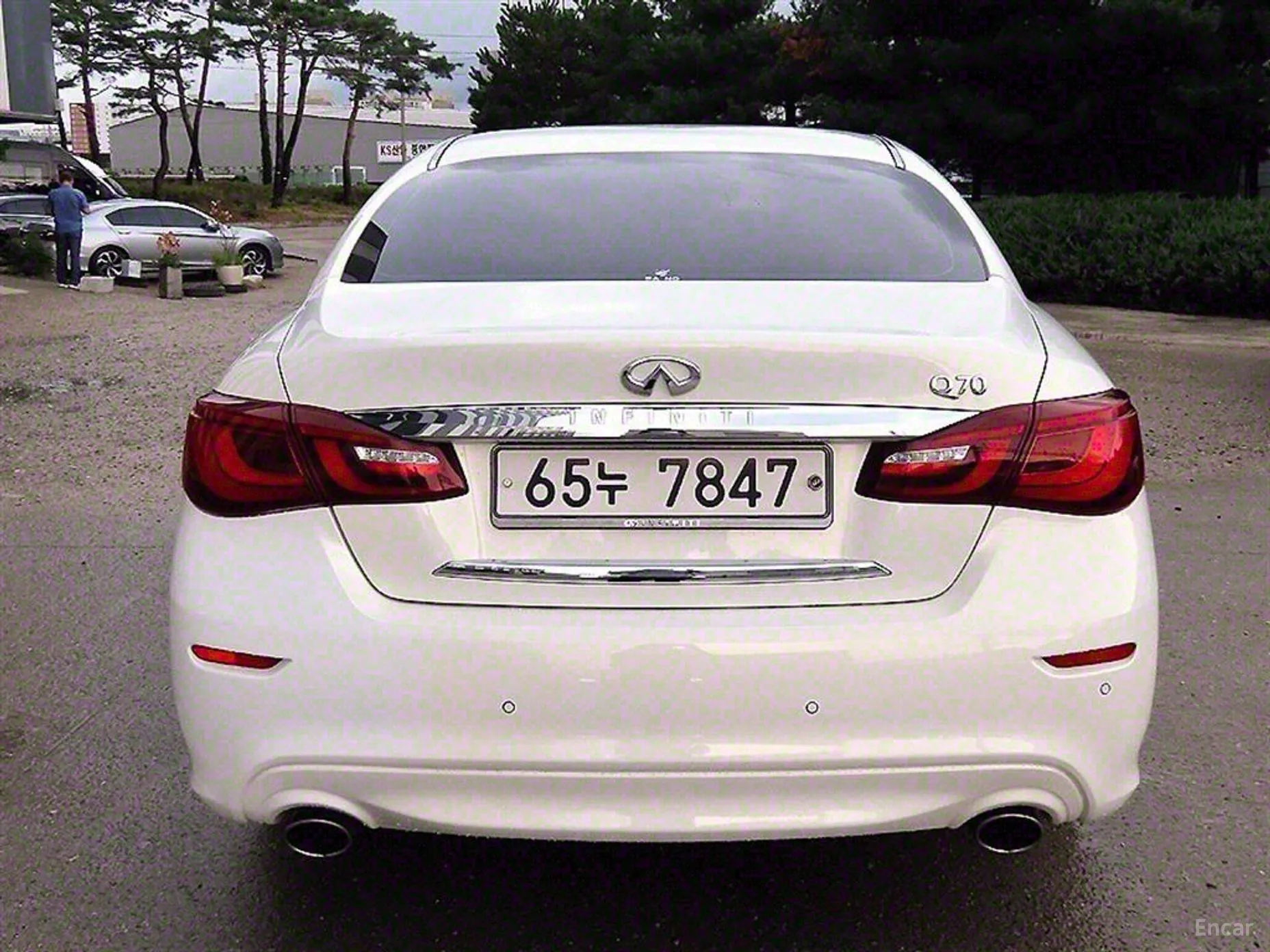 Infiniti Q70 превью 4