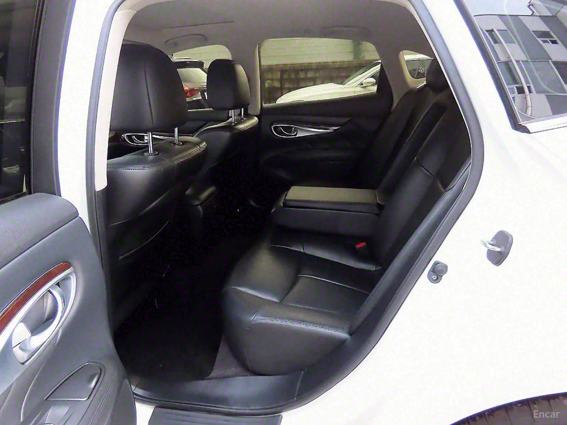 Infiniti Q70 превью 6