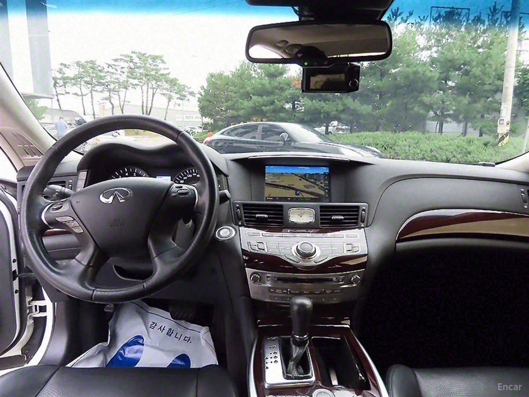 Infiniti Q70 превью 7