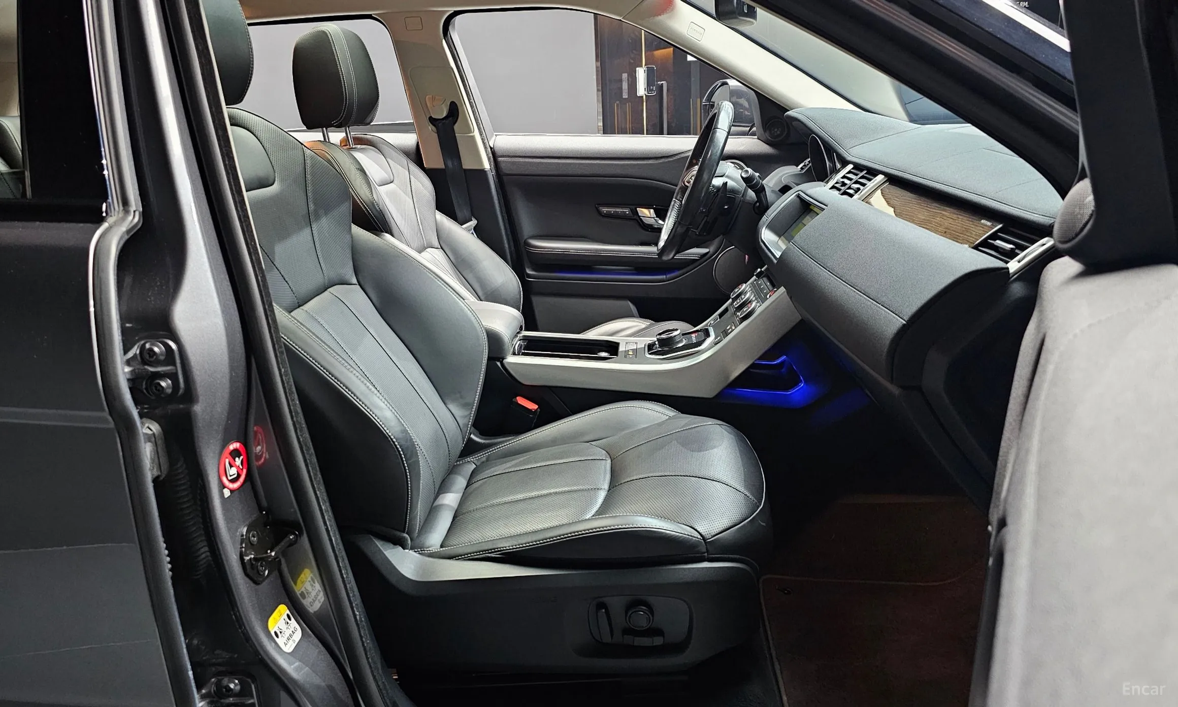 Land Rover Range Rover Evoque превью 10
