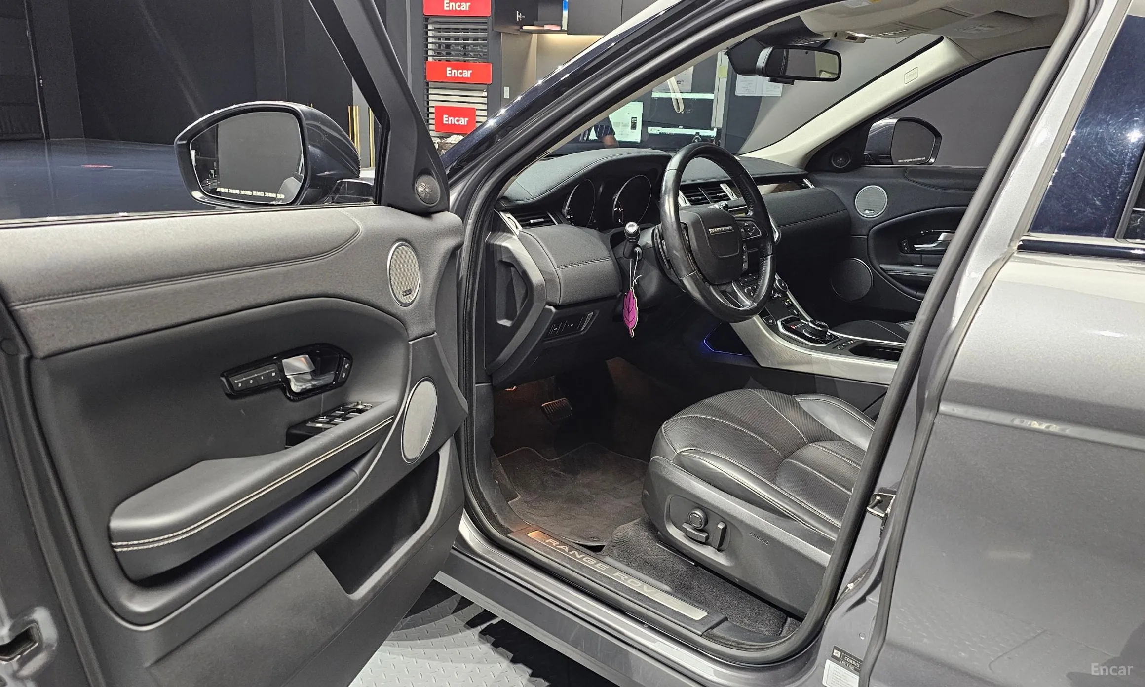Land Rover Range Rover Evoque превью 11
