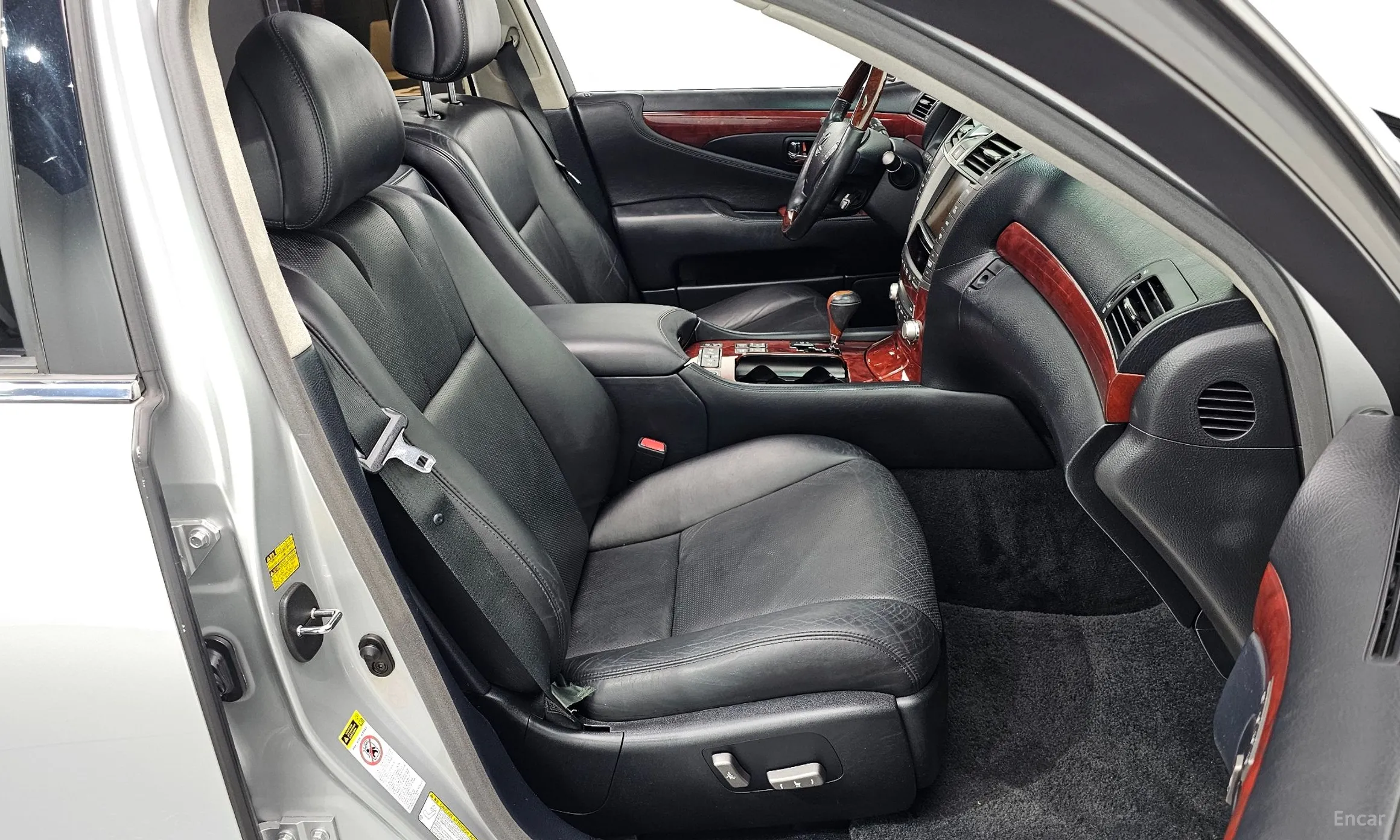 Lexus LS460L превью 10