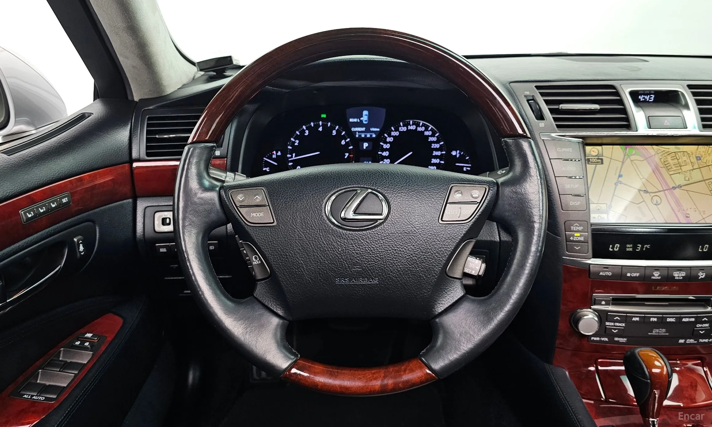 Lexus LS460L превью 13