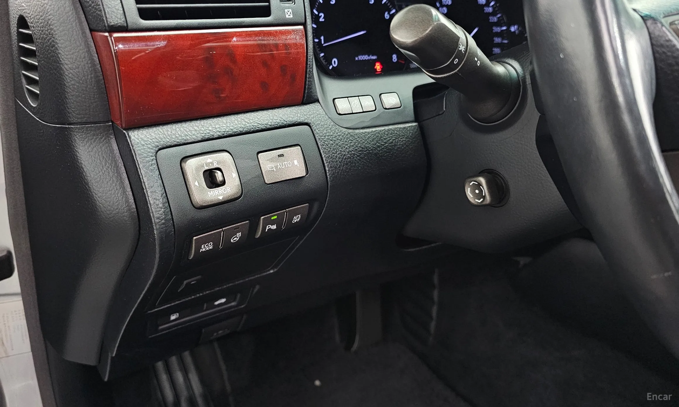 Lexus LS460L превью 14