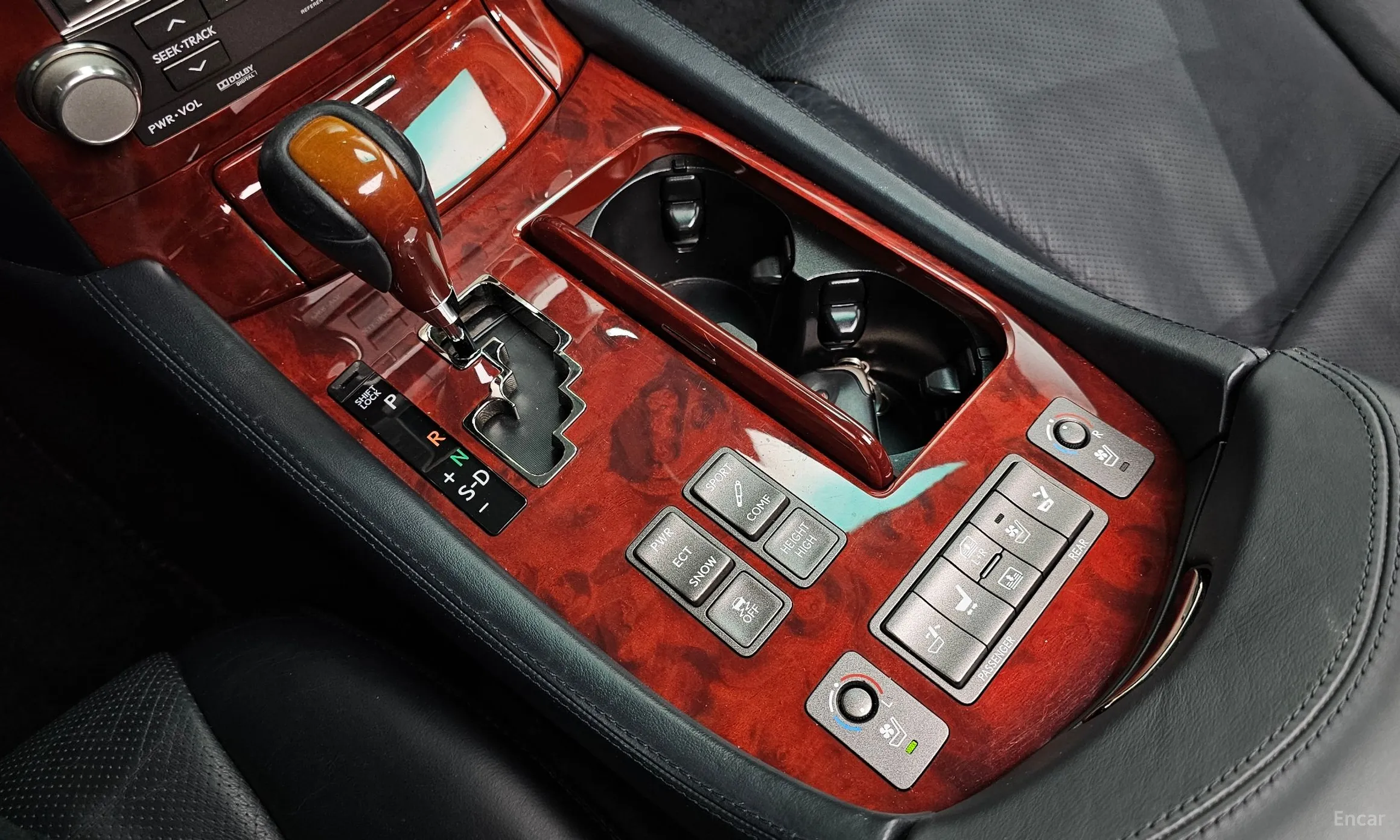 Lexus LS460L превью 9
