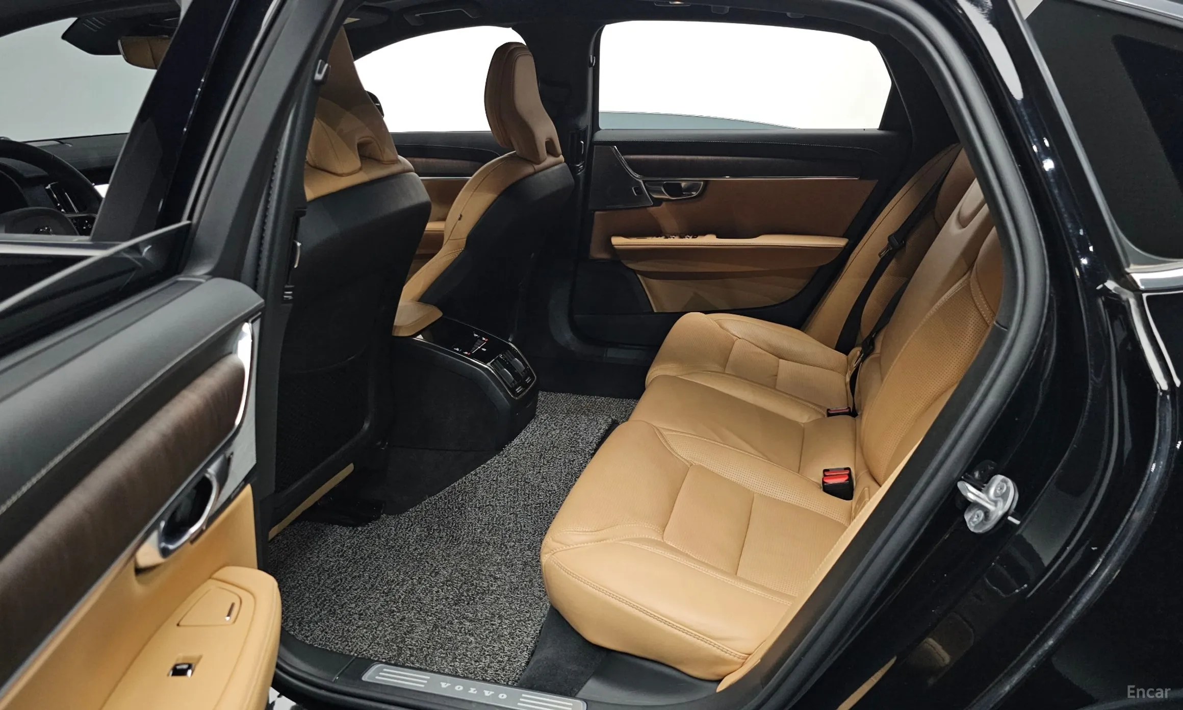 Volvo S90 превью 12