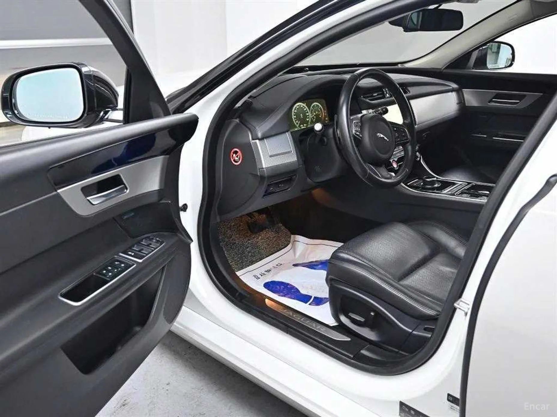 Jaguar XF (x260) превью 11