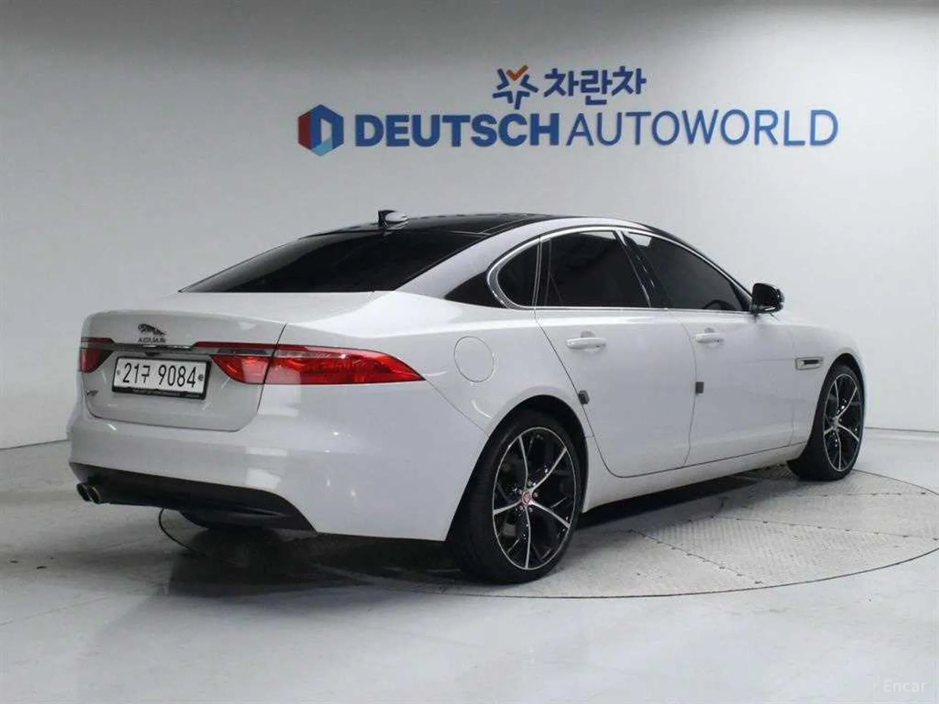 Jaguar XF (x260)