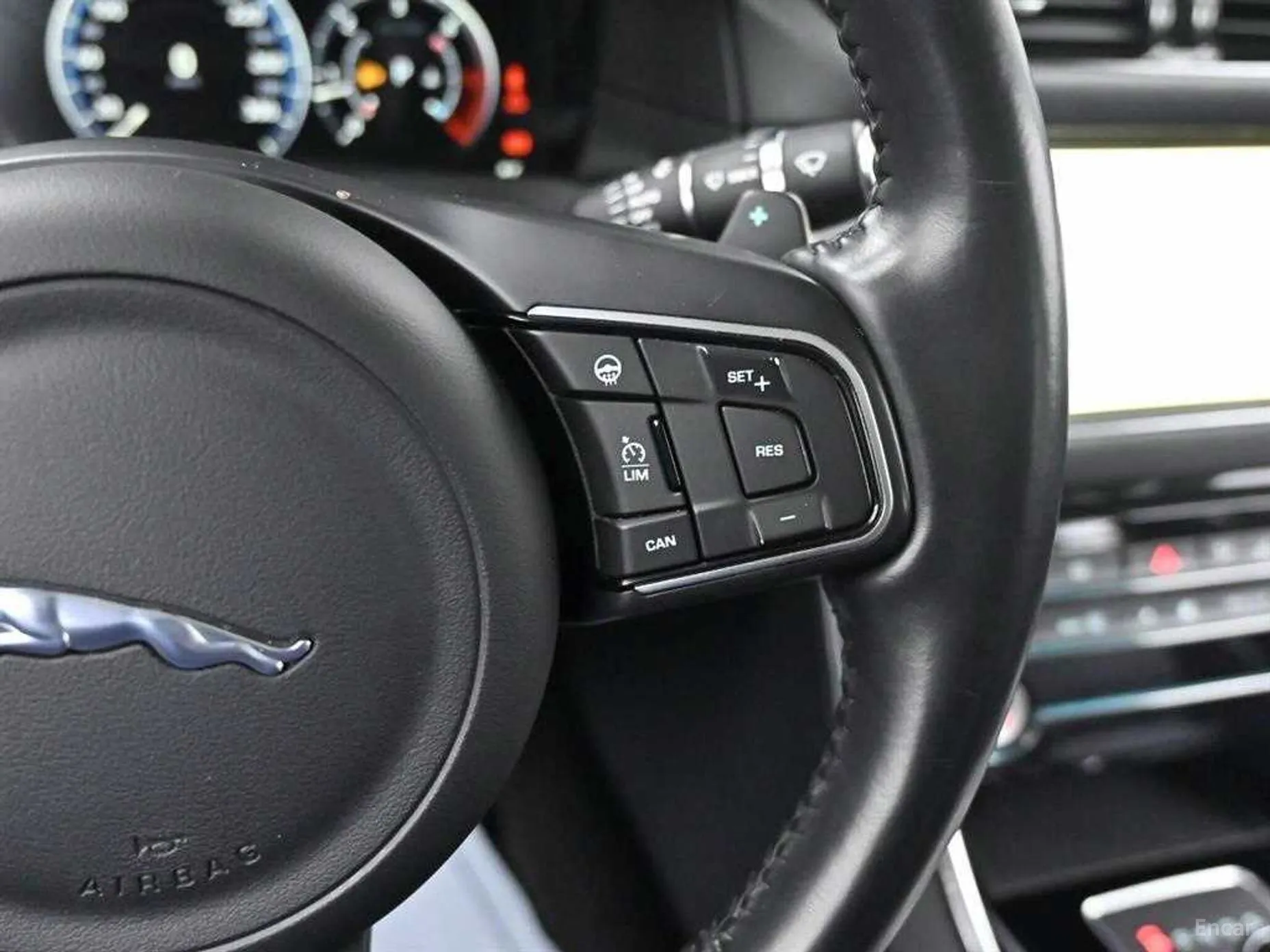 Jaguar XF (x260) превью 17