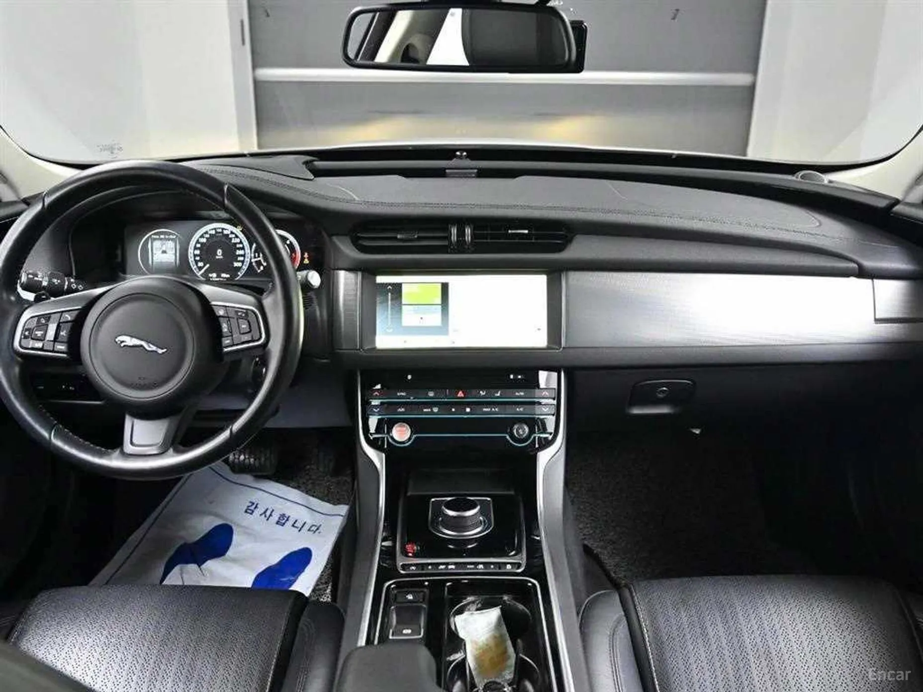 Jaguar XF (x260) превью 7