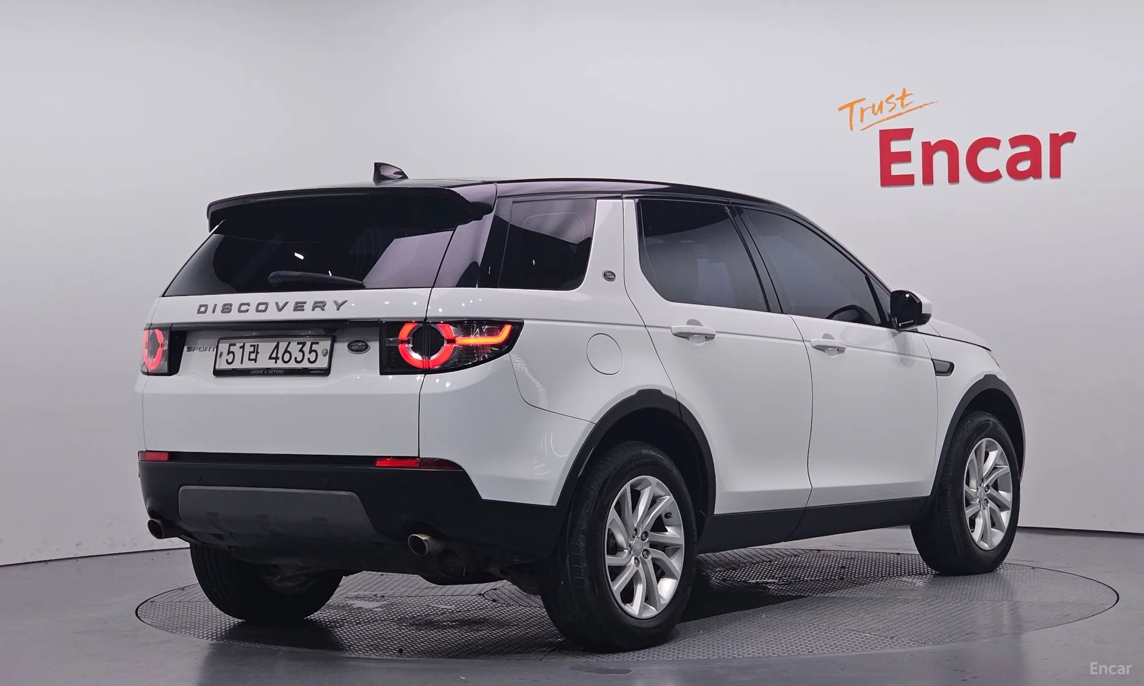 Land Rover Discovery Sports превью 2