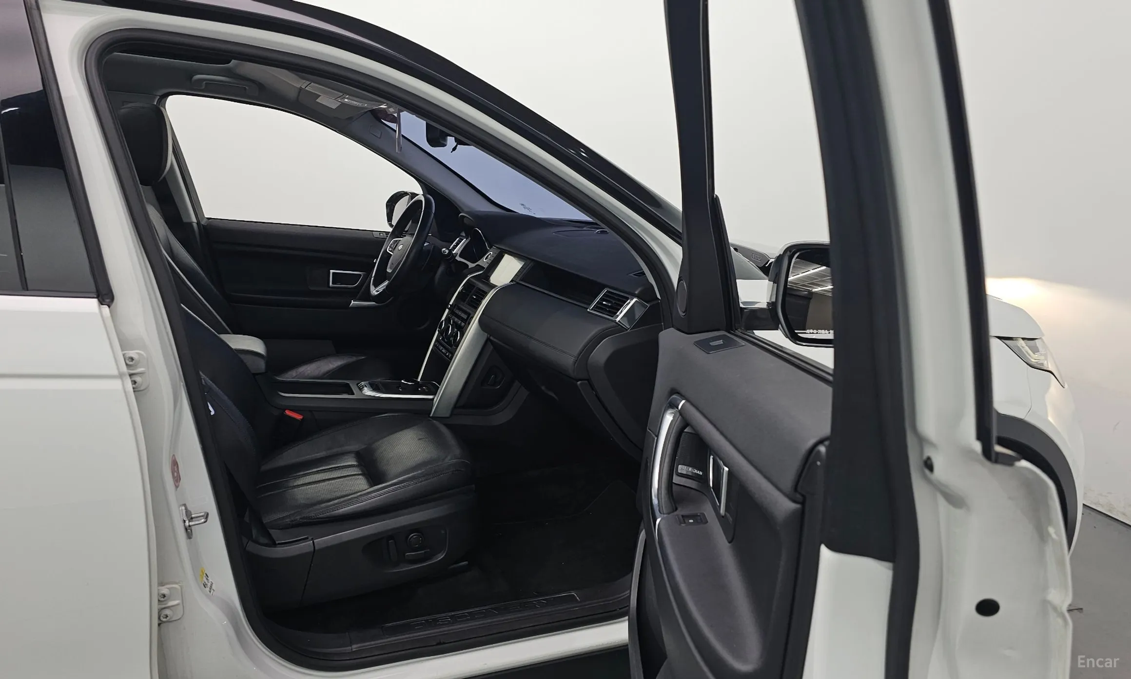 Land Rover Discovery Sports превью 16