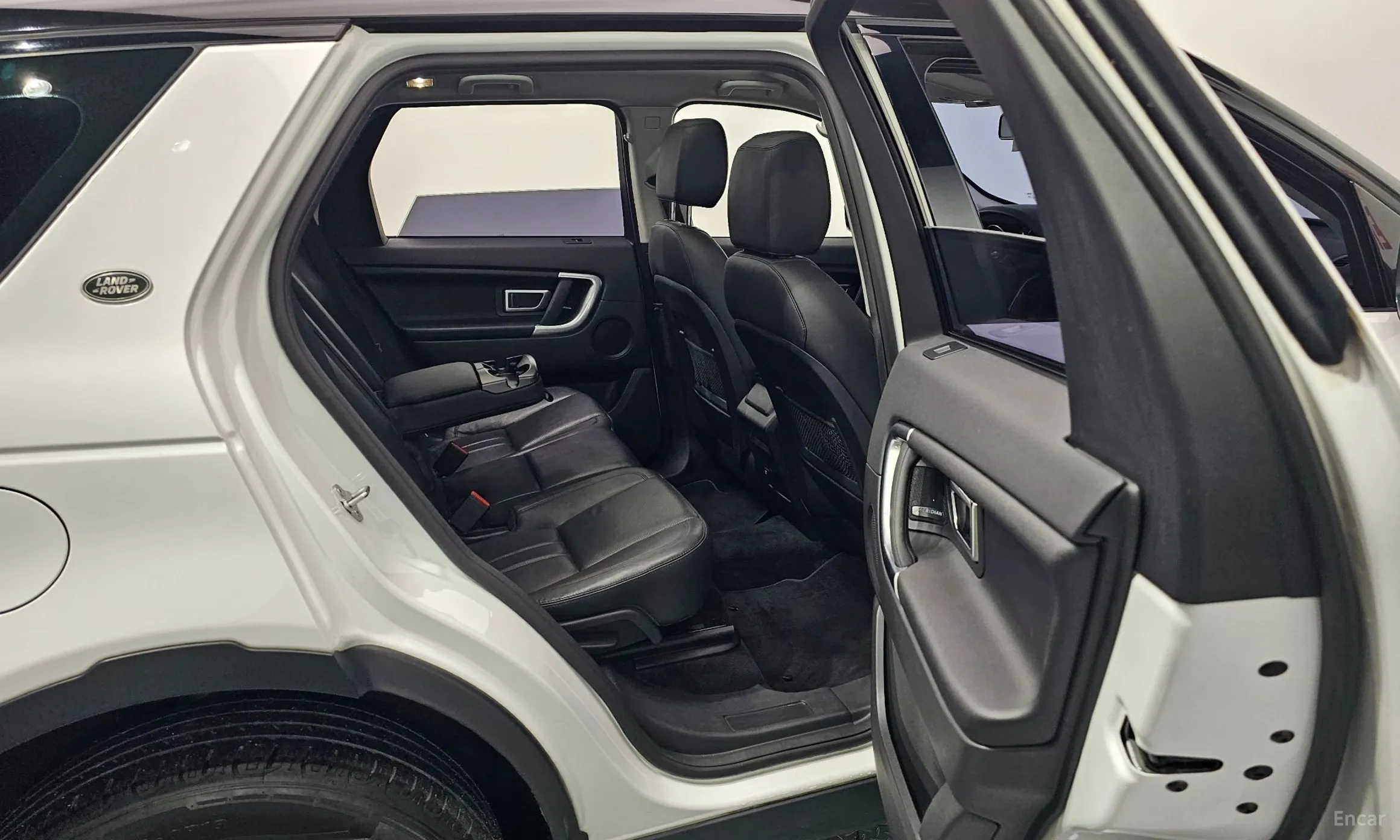 Land Rover Discovery Sports превью 17