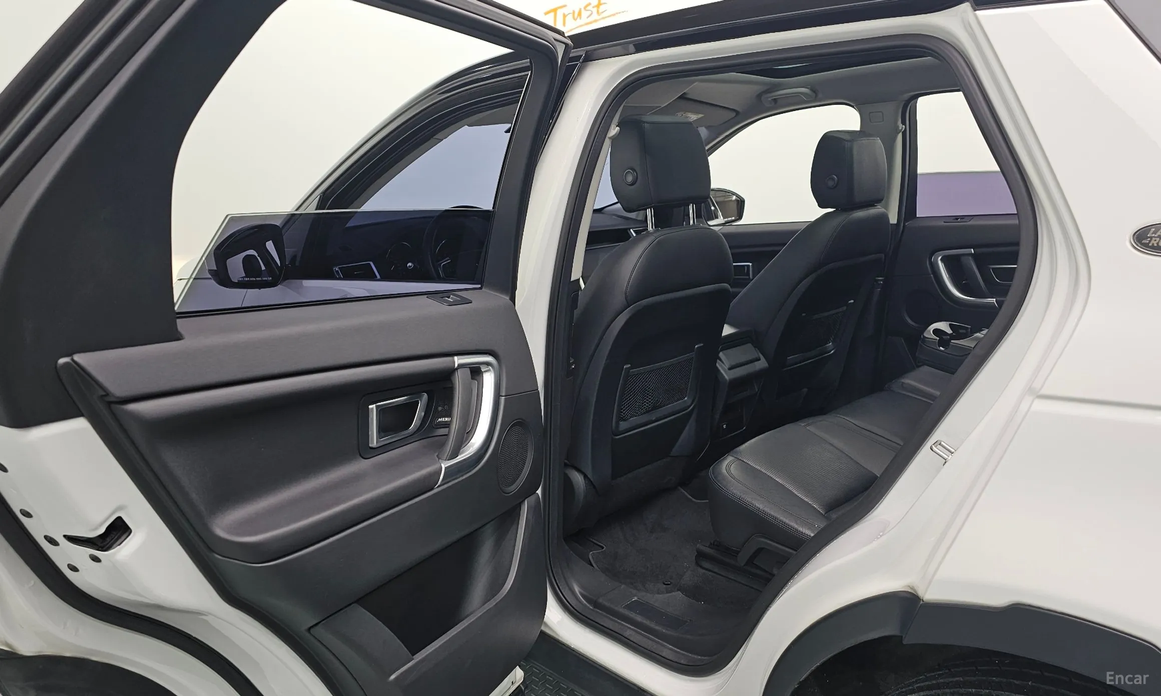Land Rover Discovery Sports превью 18