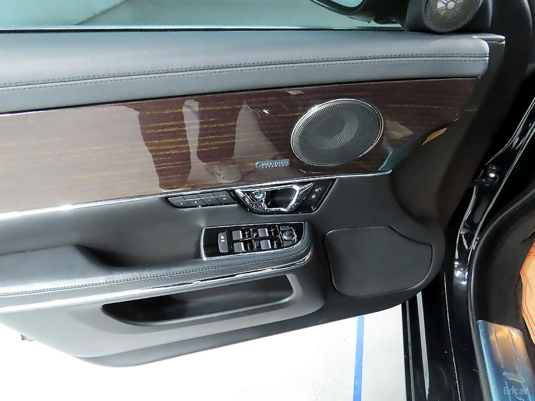 Jaguar All New XJ превью 13