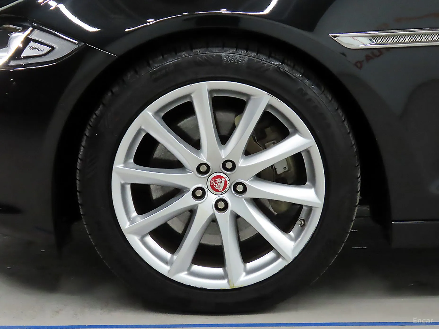 Jaguar All New XJ превью 19