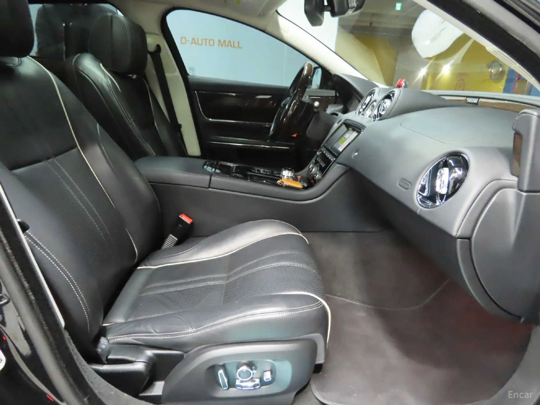 Jaguar All New XJ превью 8