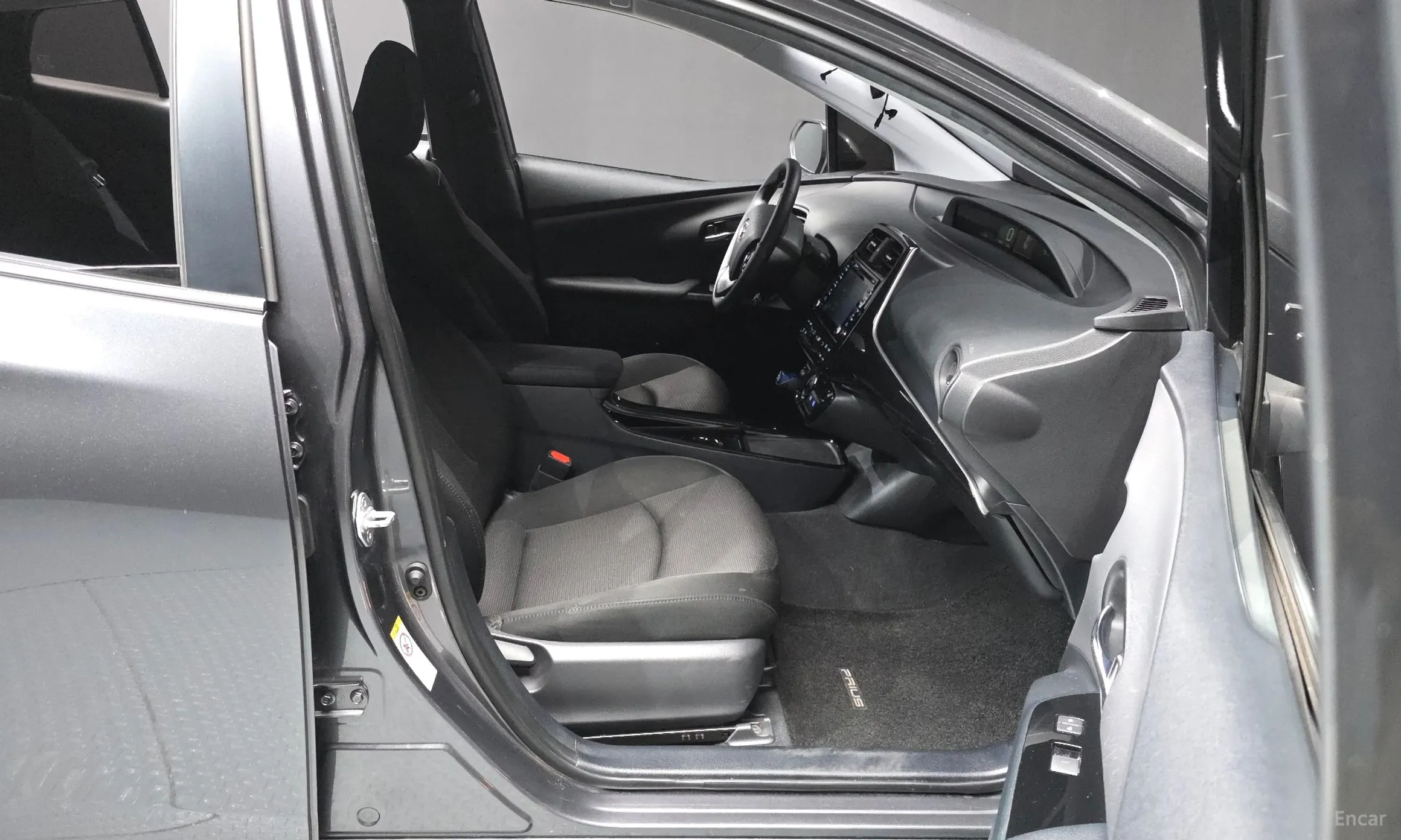 Toyota Prius 4th Generation превью 11