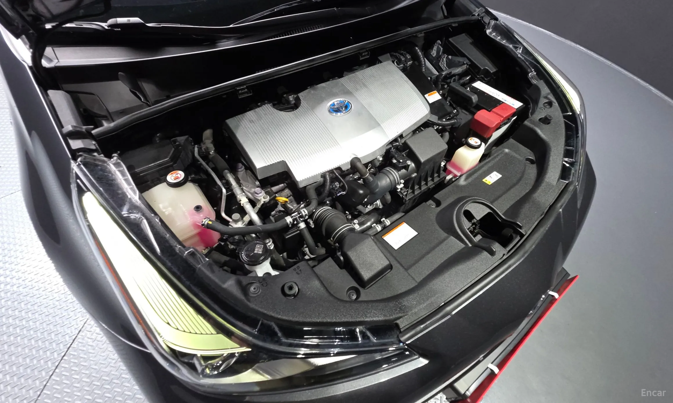 Toyota Prius 4th Generation превью 6