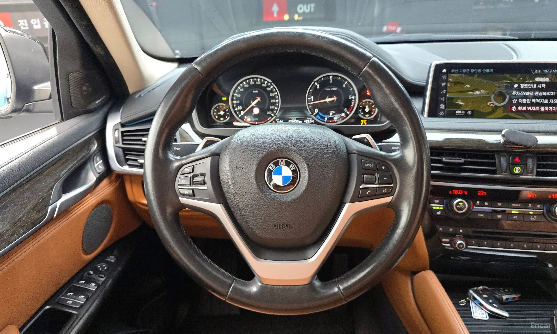 BMW X6 (F16) превью 13