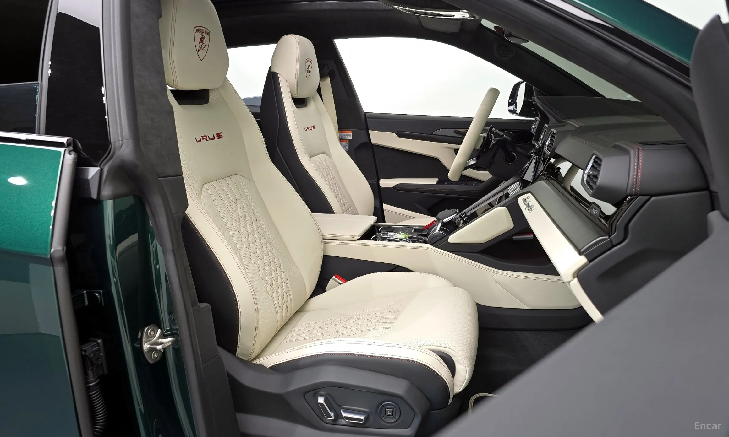 Lamborghini Urus превью 10