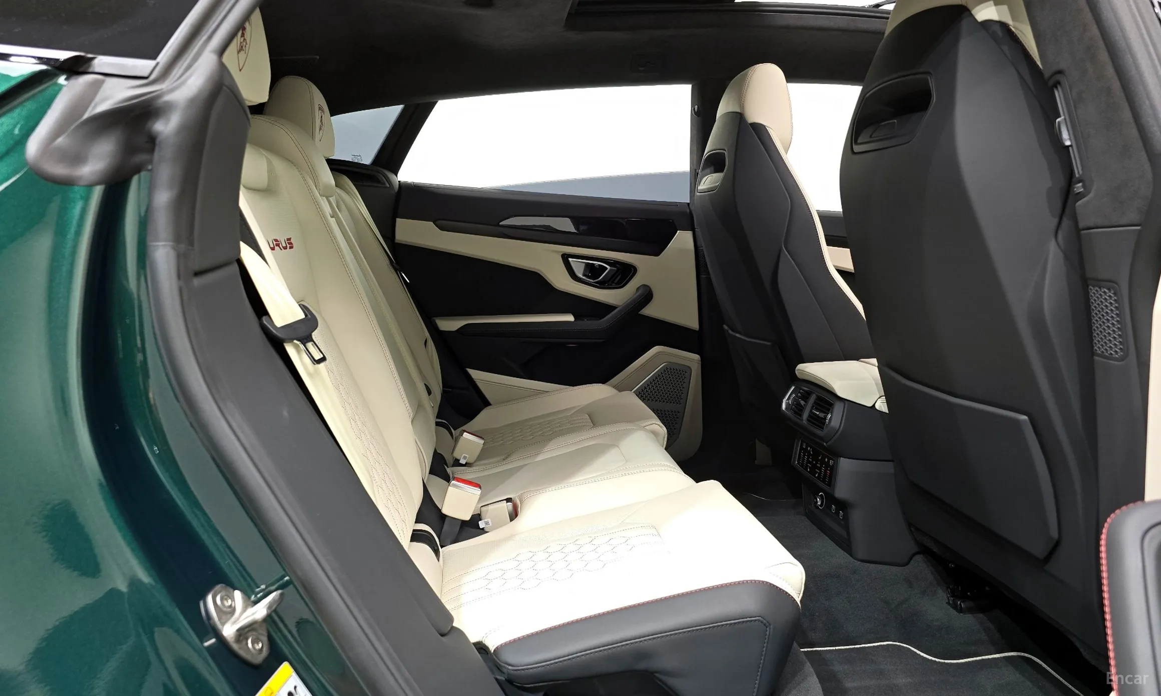 Lamborghini Urus превью 12